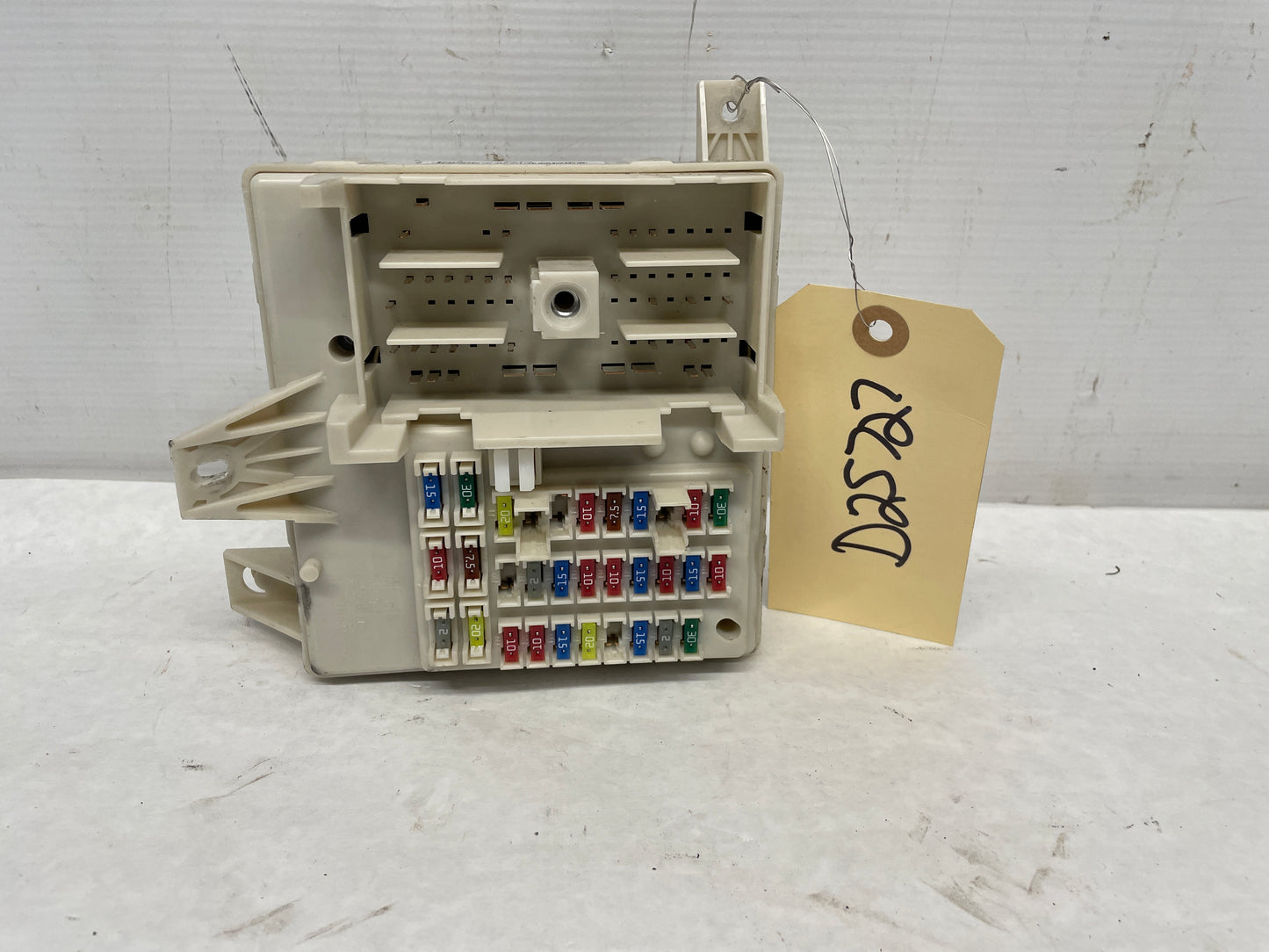 2013 Cadillac CTS-V Coupe Rear Interior Fuse Relay Box OEM - Day's Parts Yard