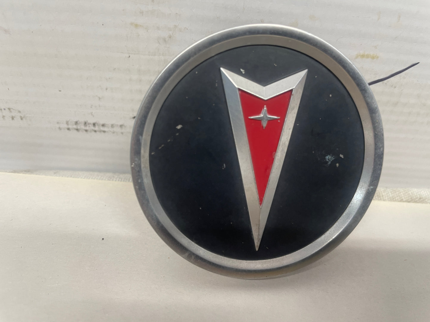 2006 Pontiac GTO Wheel Center Cap OEM - Day's Parts Yard