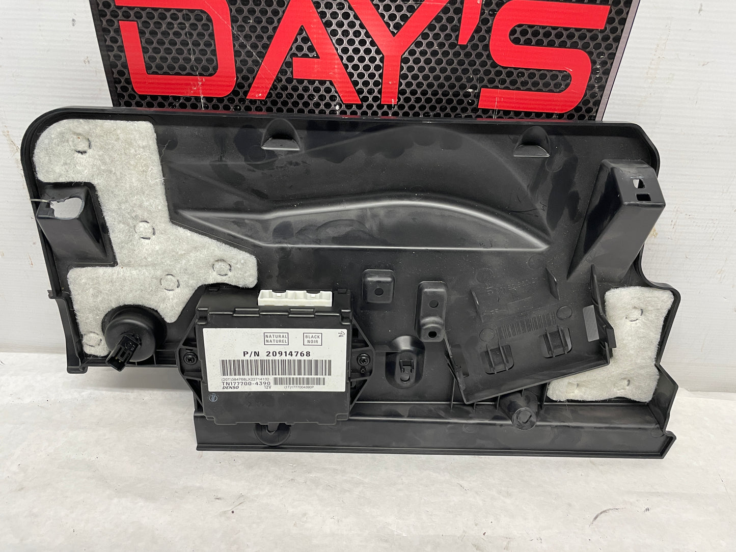 2013 Cadillac CTS-V Coupe Climate Temperature Control Module OEM - Day's Parts Yard