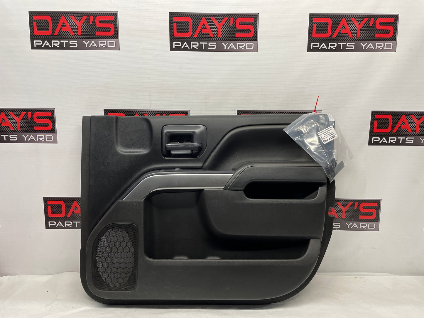2015 Chevy Silverado K1500 RH Passenger Front Interior Door Panel Trim OEM - Day's Parts Yard