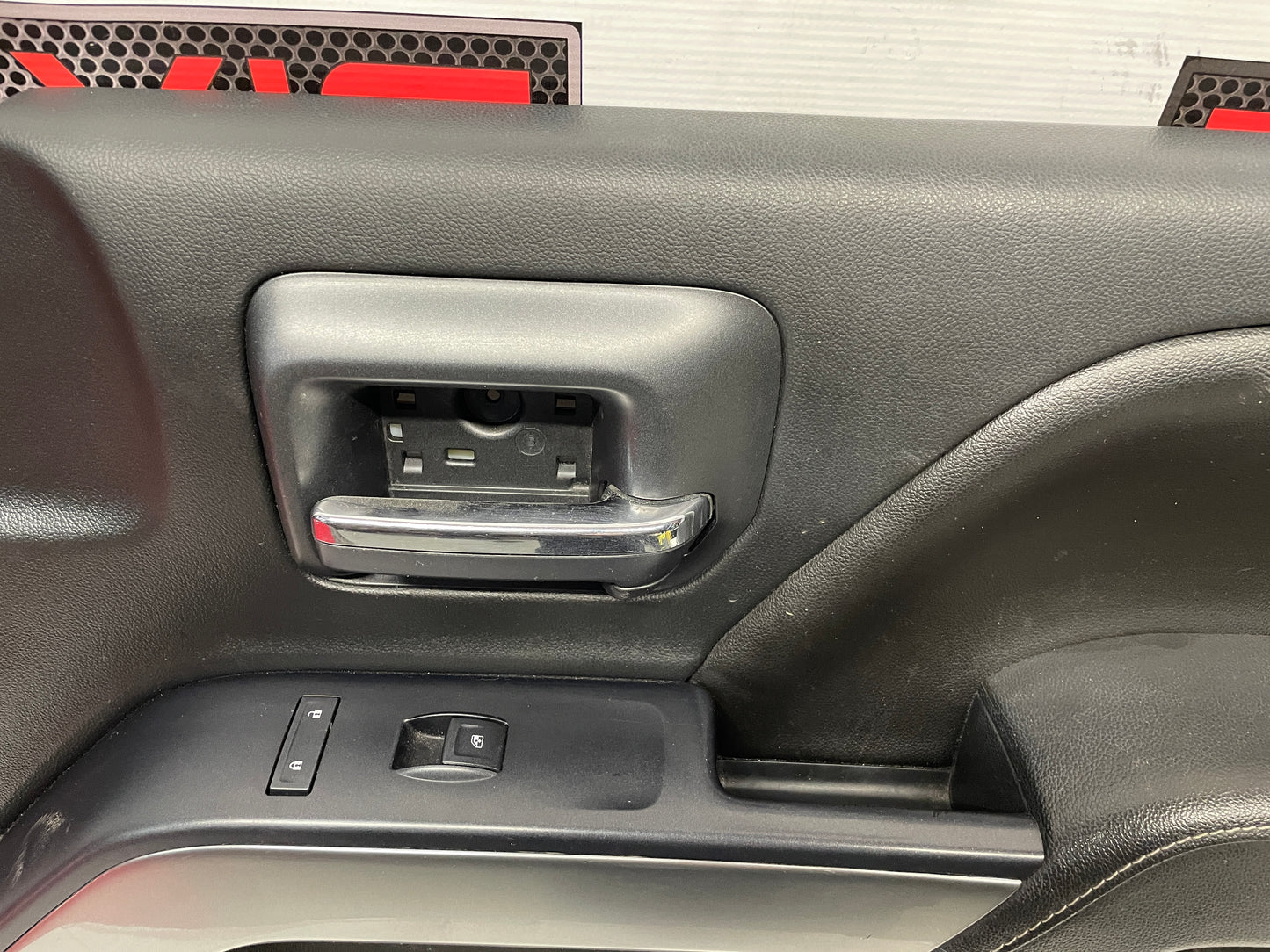 2015 Chevy Silverado K1500 RH Passenger Front Interior Door Panel Trim OEM - Day's Parts Yard