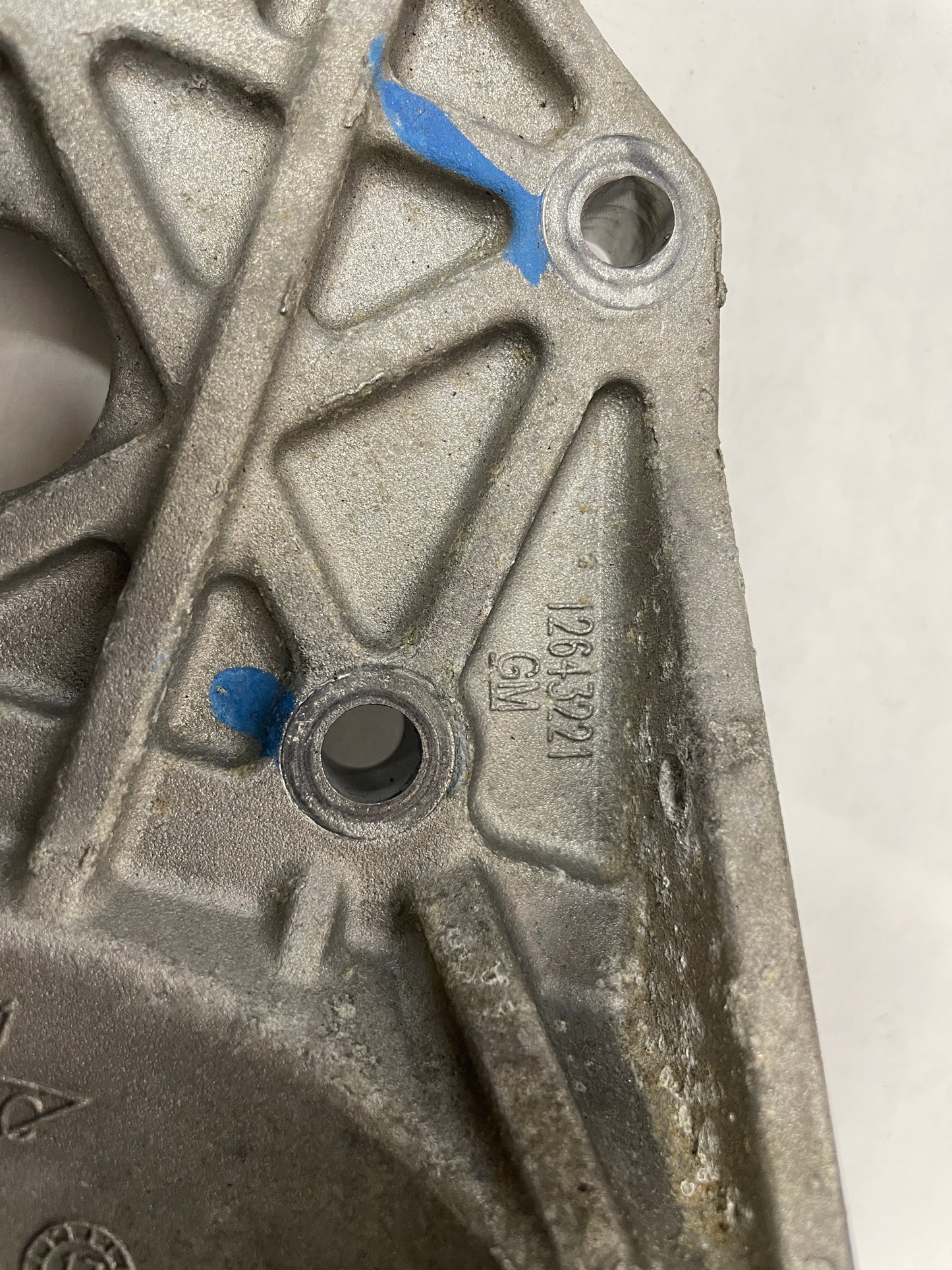 2018 Chevy Camaro 1LE SS AC A/C Air Conditioner Compressor Bracket OEM - Day's Parts Yard