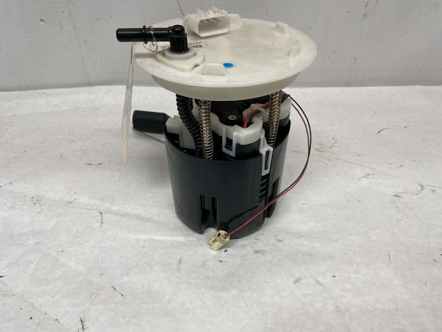 2013 Cadillac CTS-V Coupe Fuel Pump Assembly OEM - Day's Parts Yard