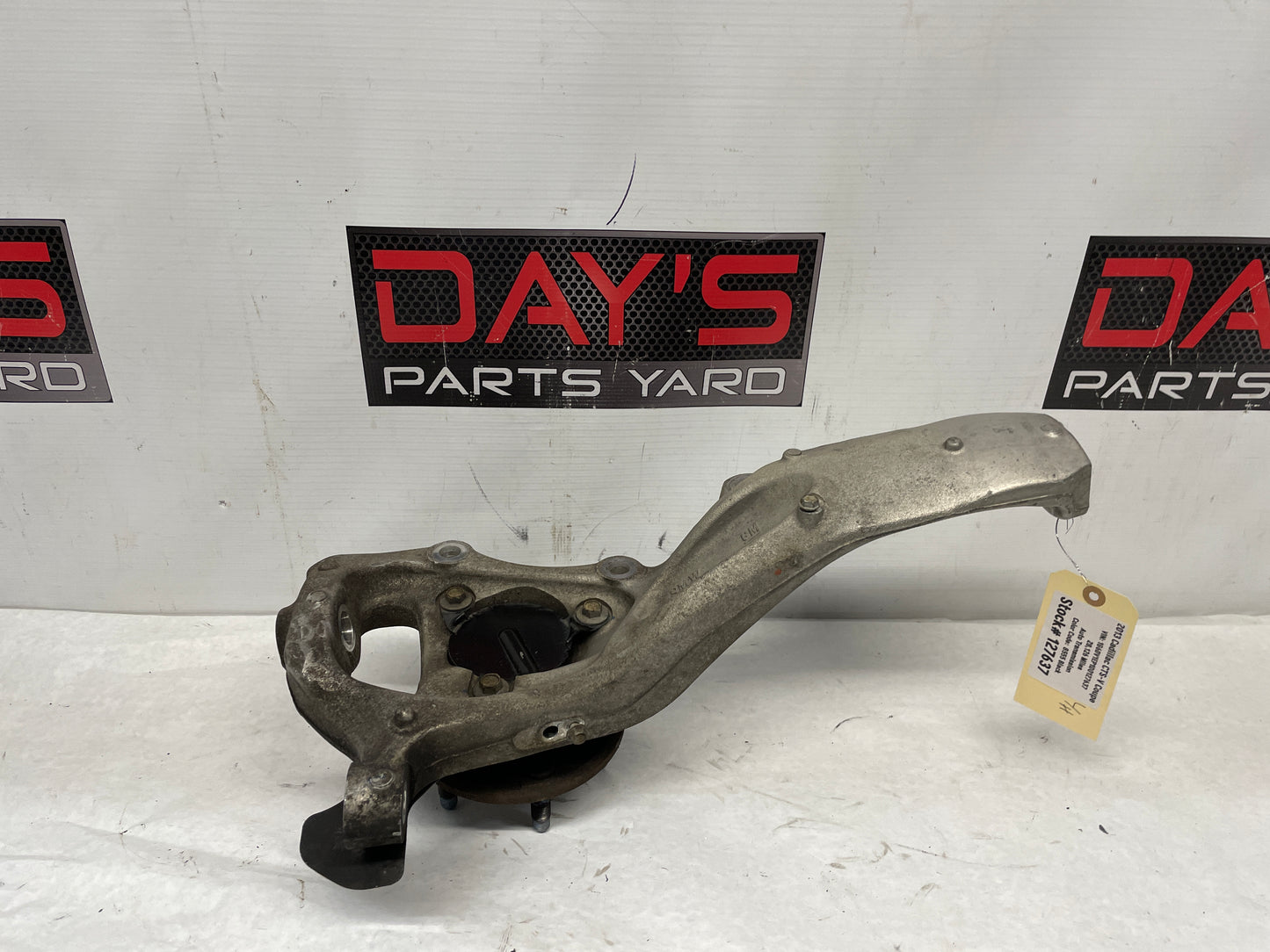 2013 Cadillac CTS-V Coupe LH Driver Front Spindle Knuckle Hub Wheel Bearing Assembly OEM - Day's Parts Yard