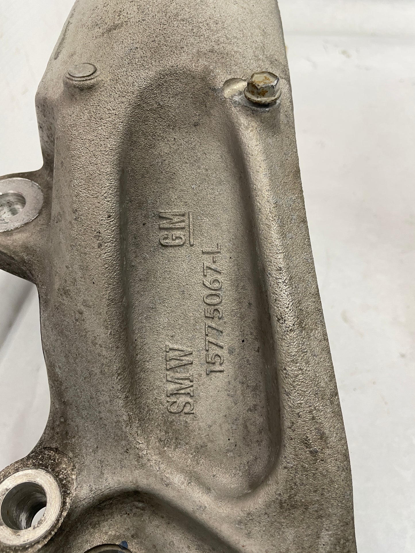 2013 Cadillac CTS-V Coupe LH Driver Front Spindle Knuckle Hub Wheel Bearing Assembly OEM - Day's Parts Yard