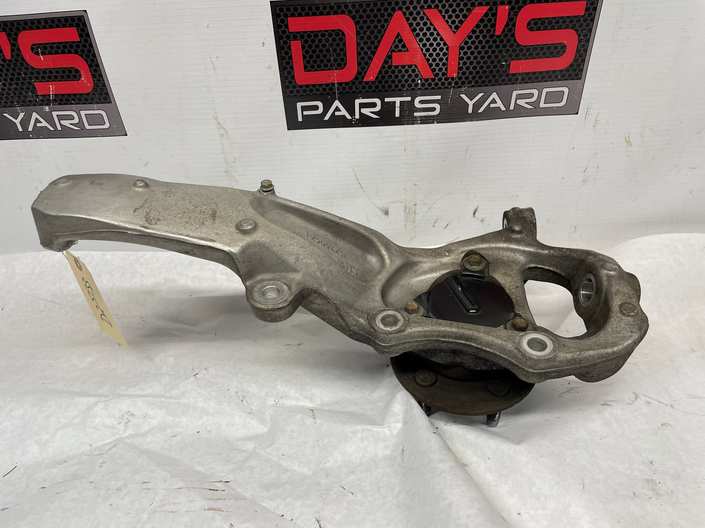 2013 Cadillac CTS-V Coupe LH Driver Front Spindle Knuckle Hub Wheel Bearing Assembly OEM - Day's Parts Yard