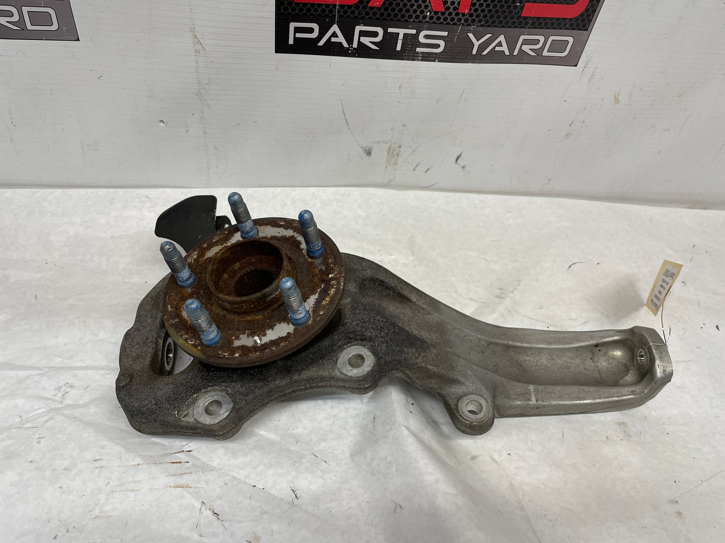 2013 Cadillac CTS-V Coupe LH Driver Front Spindle Knuckle Hub Wheel Bearing Assembly OEM - Day's Parts Yard