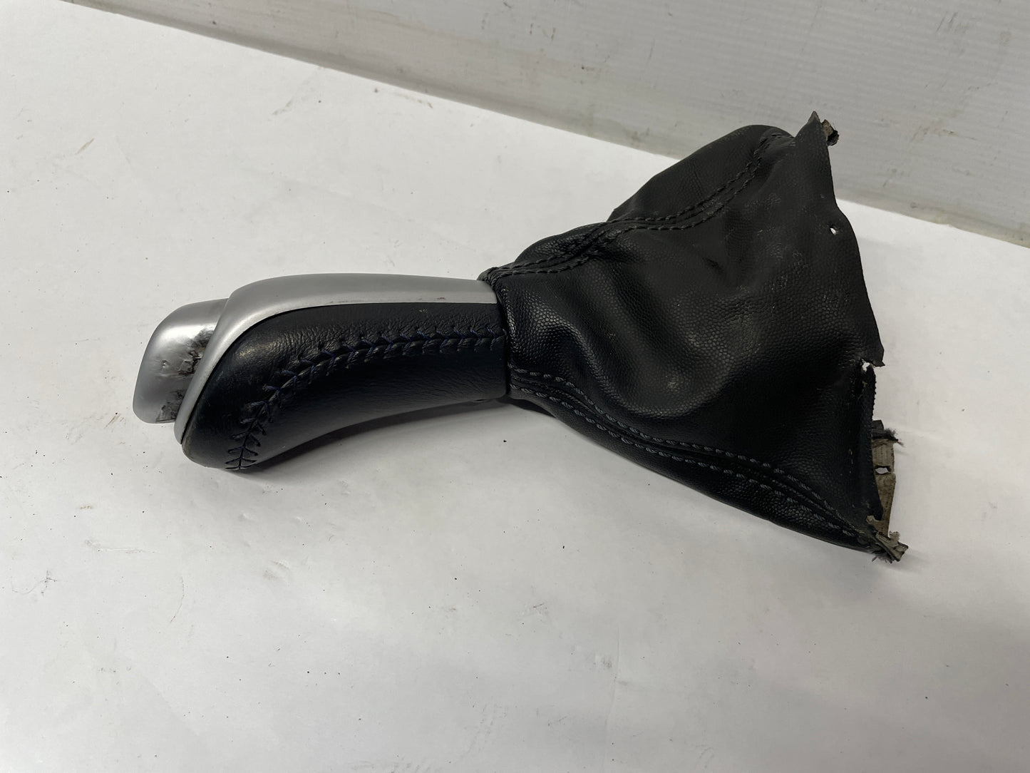 2005 Pontiac GTO Automatic Transmission Shifter Knob w/ Boot Blue Stitching OEM - Day's Parts Yard