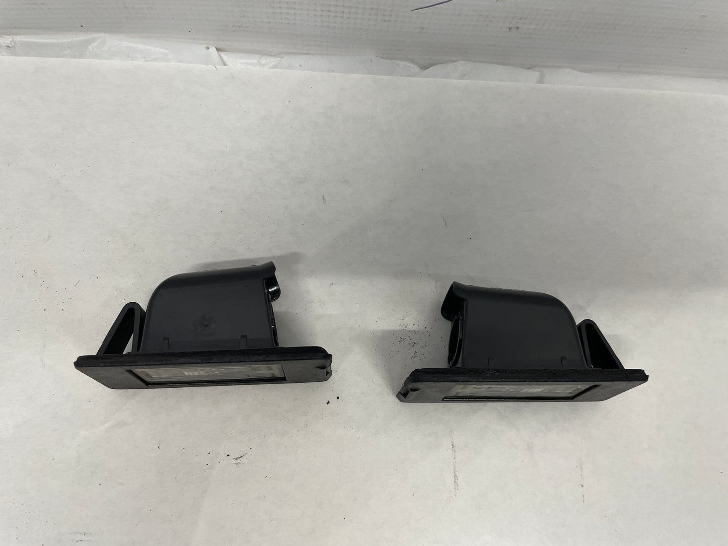 2016 Cadillac ATS-V Coupe RH & LH License Plate Tag Light Set OEM - Day's Parts Yard