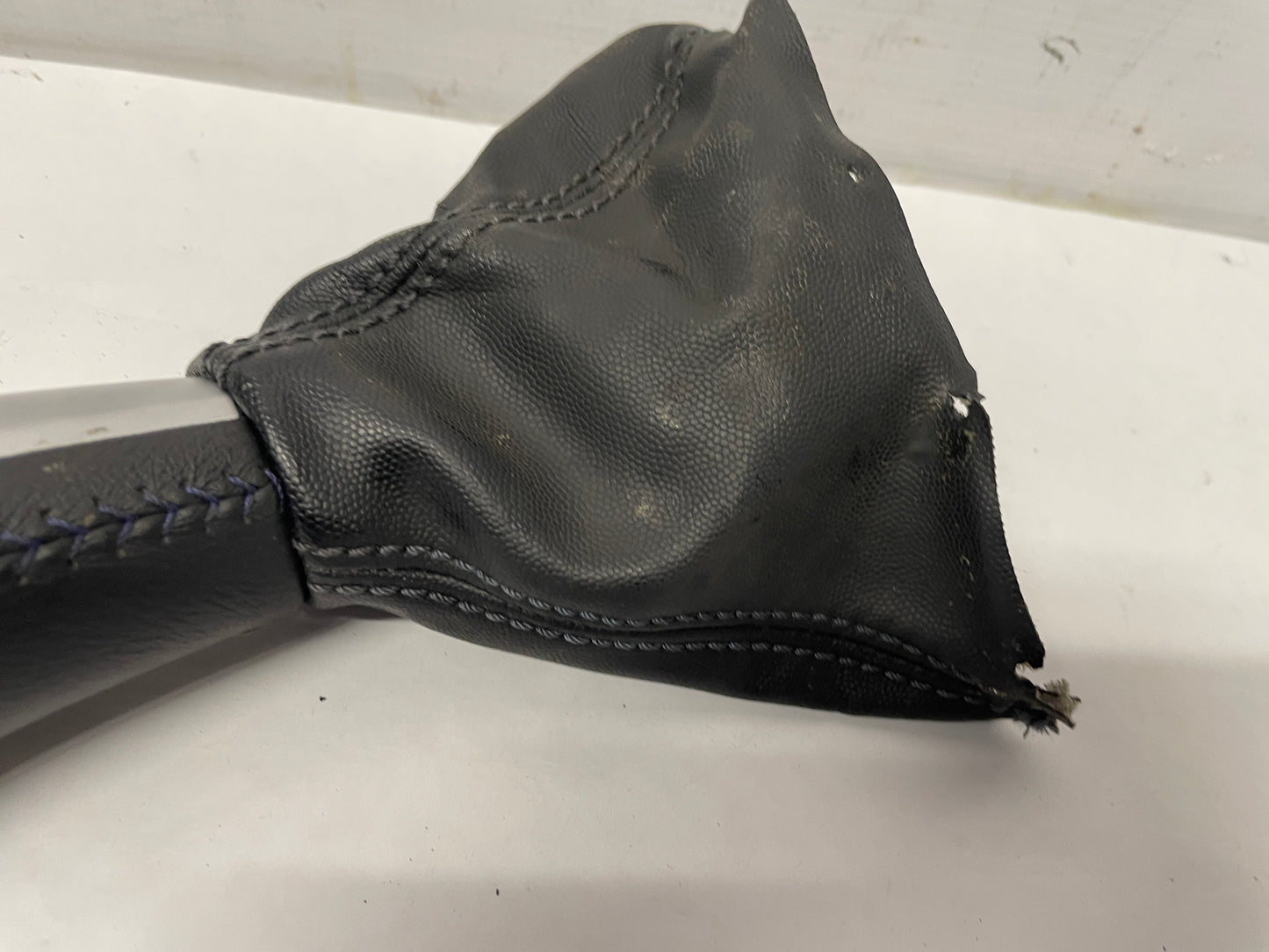 2005 Pontiac GTO Automatic Transmission Shifter Knob w/ Boot Blue Stitching OEM - Day's Parts Yard