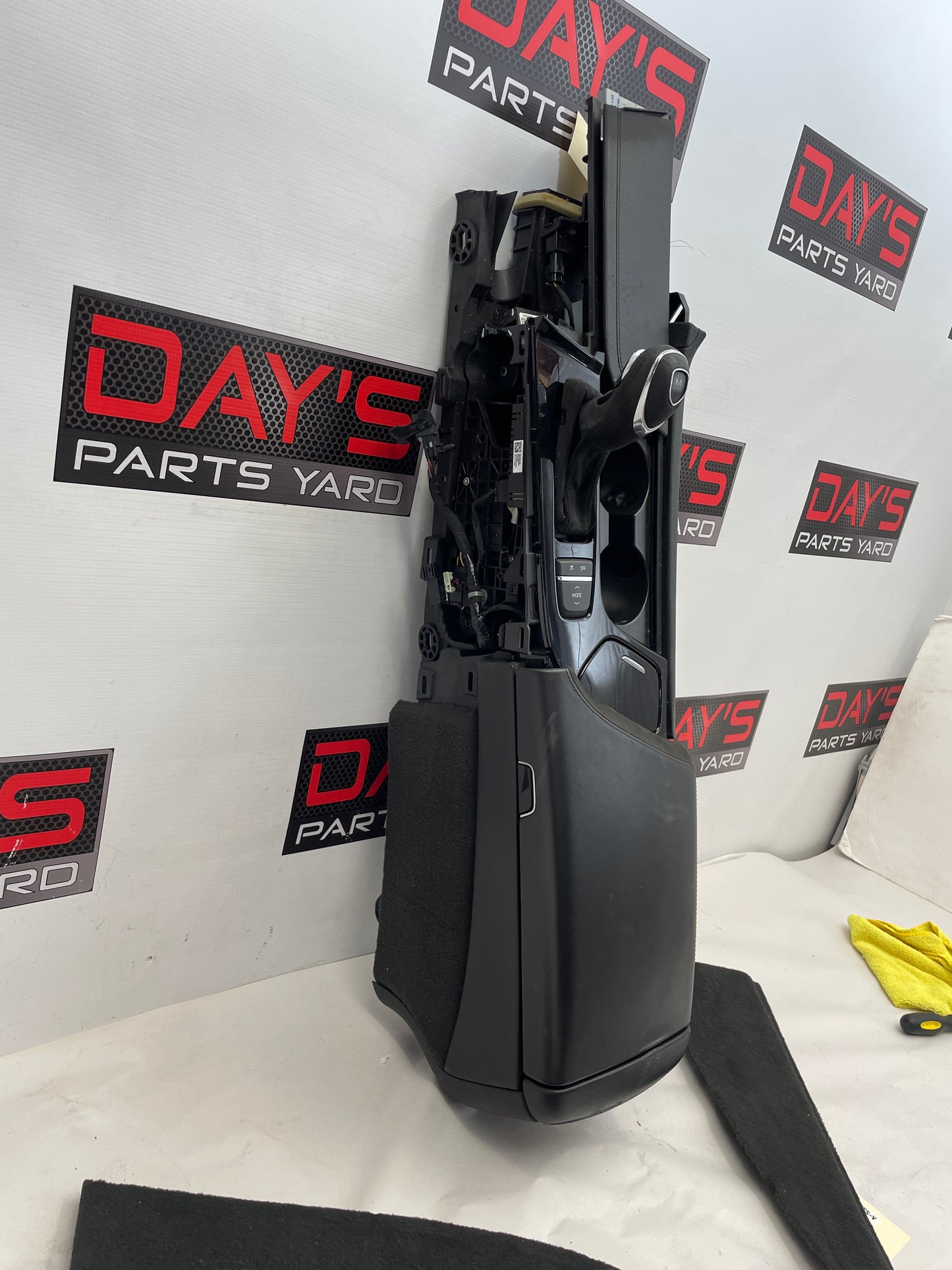 2018 Cadillac CTS-V Center Console w/ Shifter OEM - Day's Parts Yard