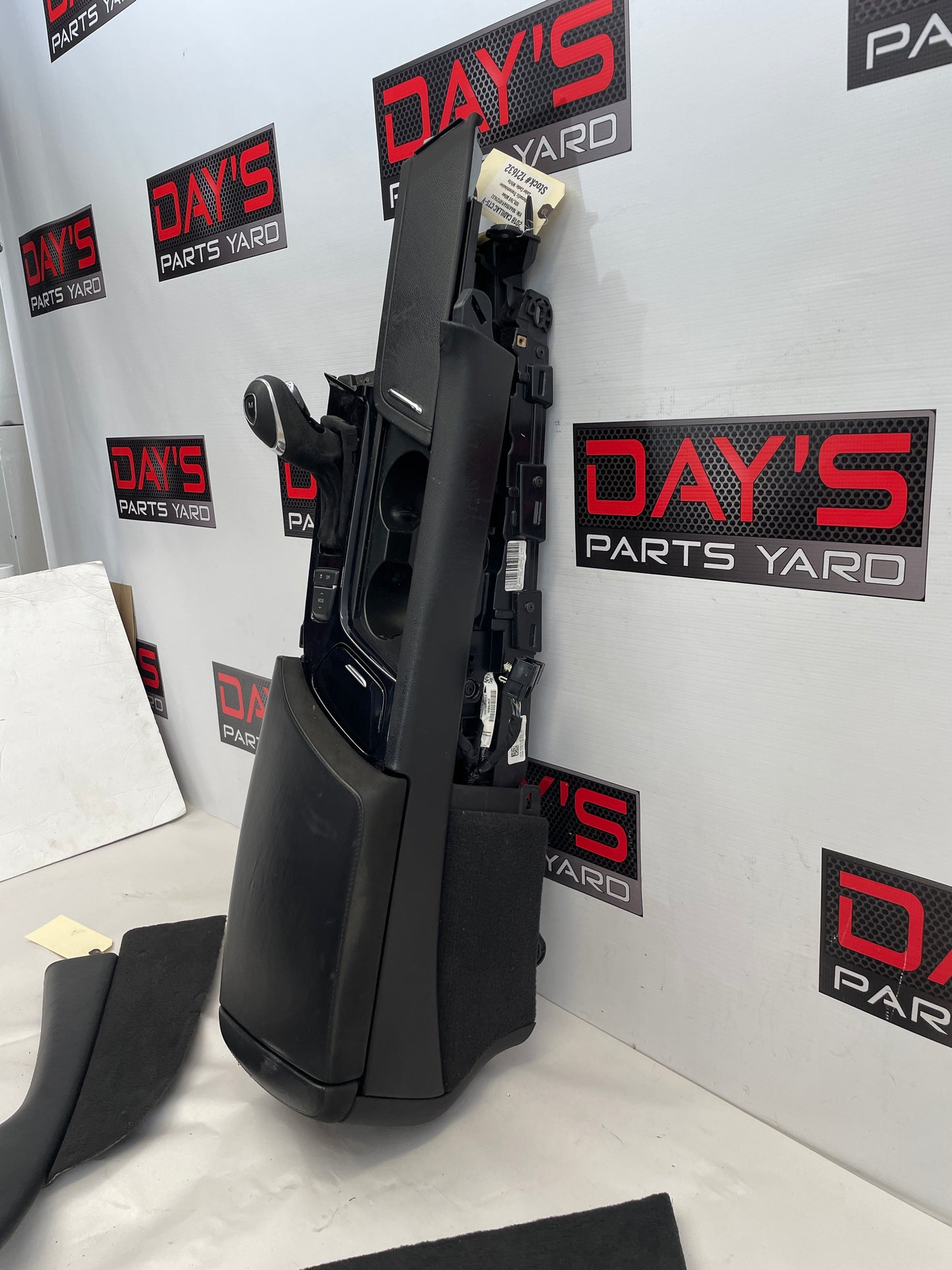 2018 Cadillac CTS-V Center Console w/ Shifter OEM - Day's Parts Yard