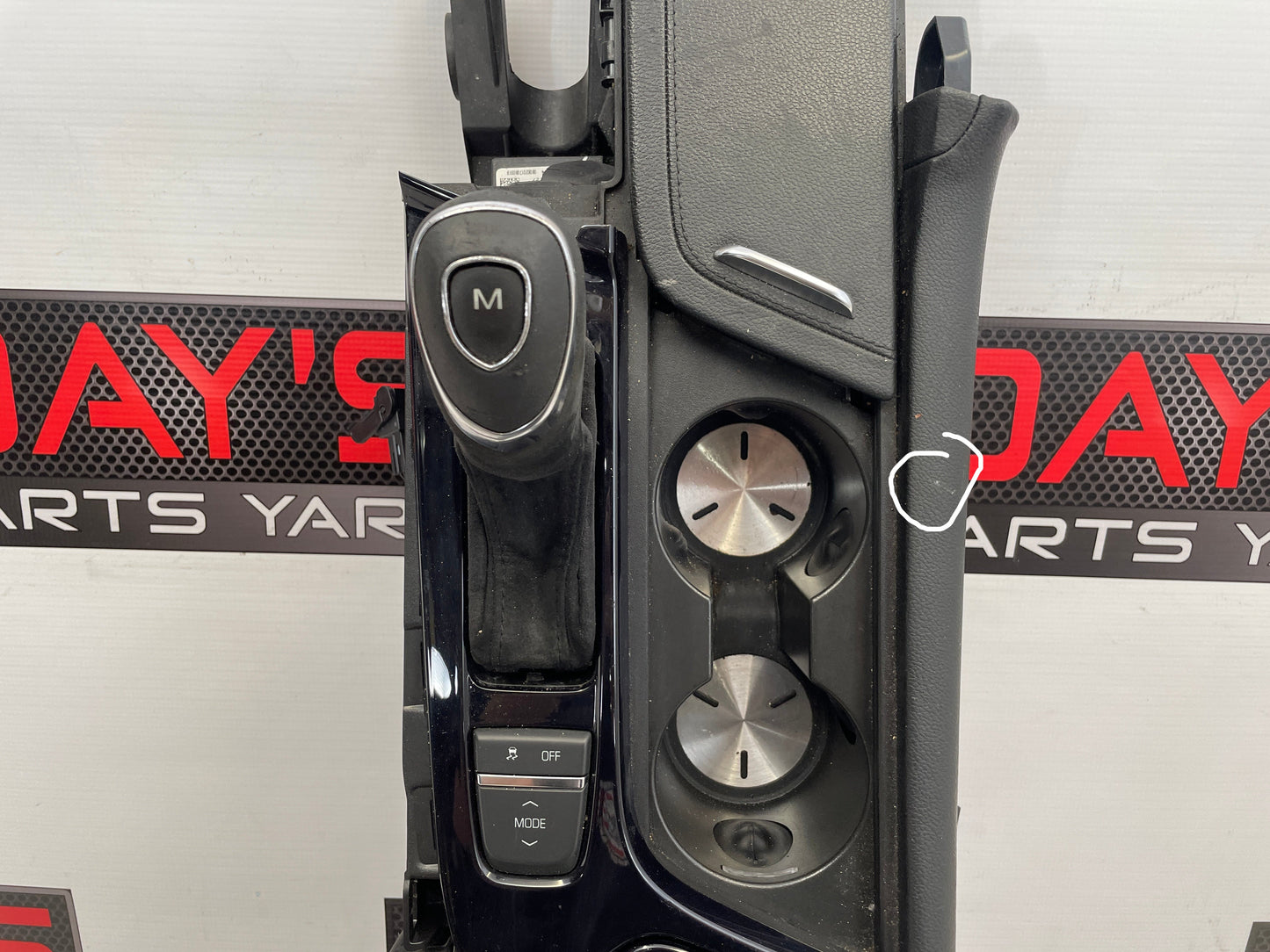 2018 Cadillac CTS-V Center Console w/ Shifter OEM - Day's Parts Yard