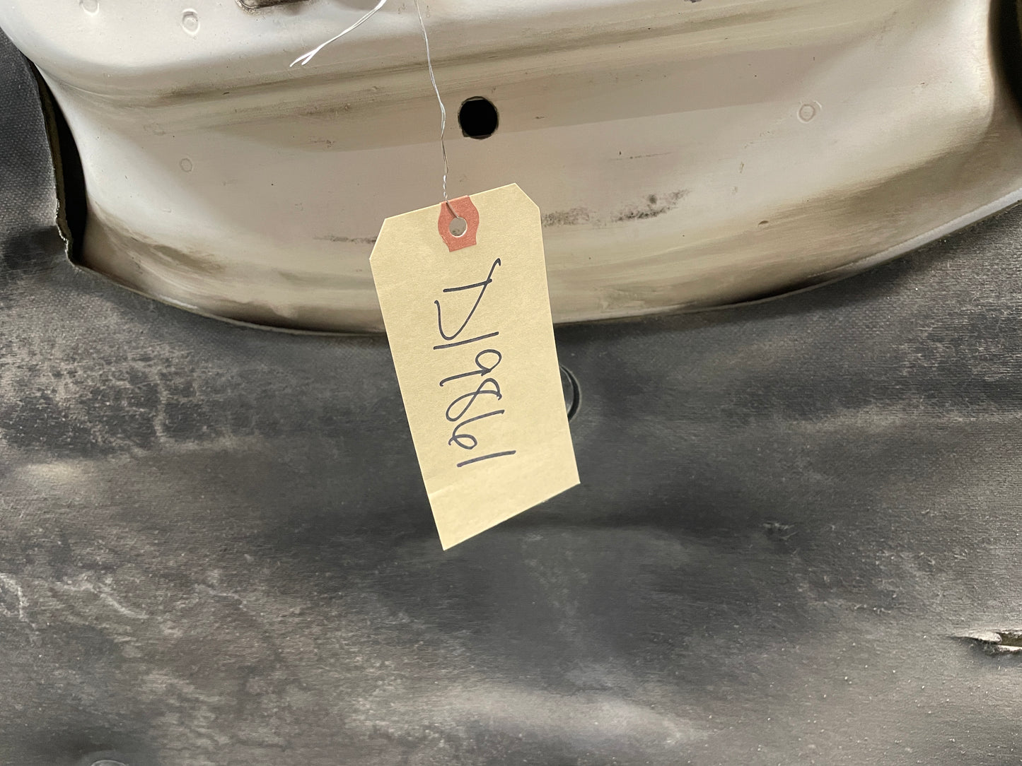 2004 Chevy Silverado 2500HD Hood OEM LOCAL PICK UP - Day's Parts Yard