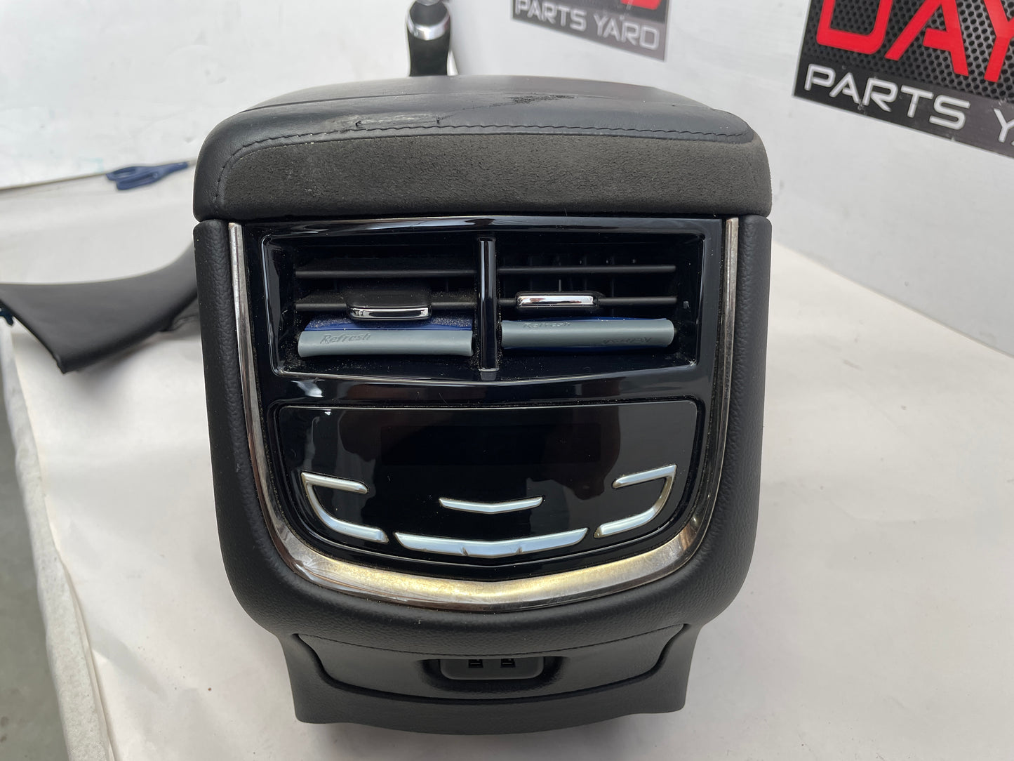 2018 Cadillac CTS-V Center Console w/ Shifter OEM - Day's Parts Yard