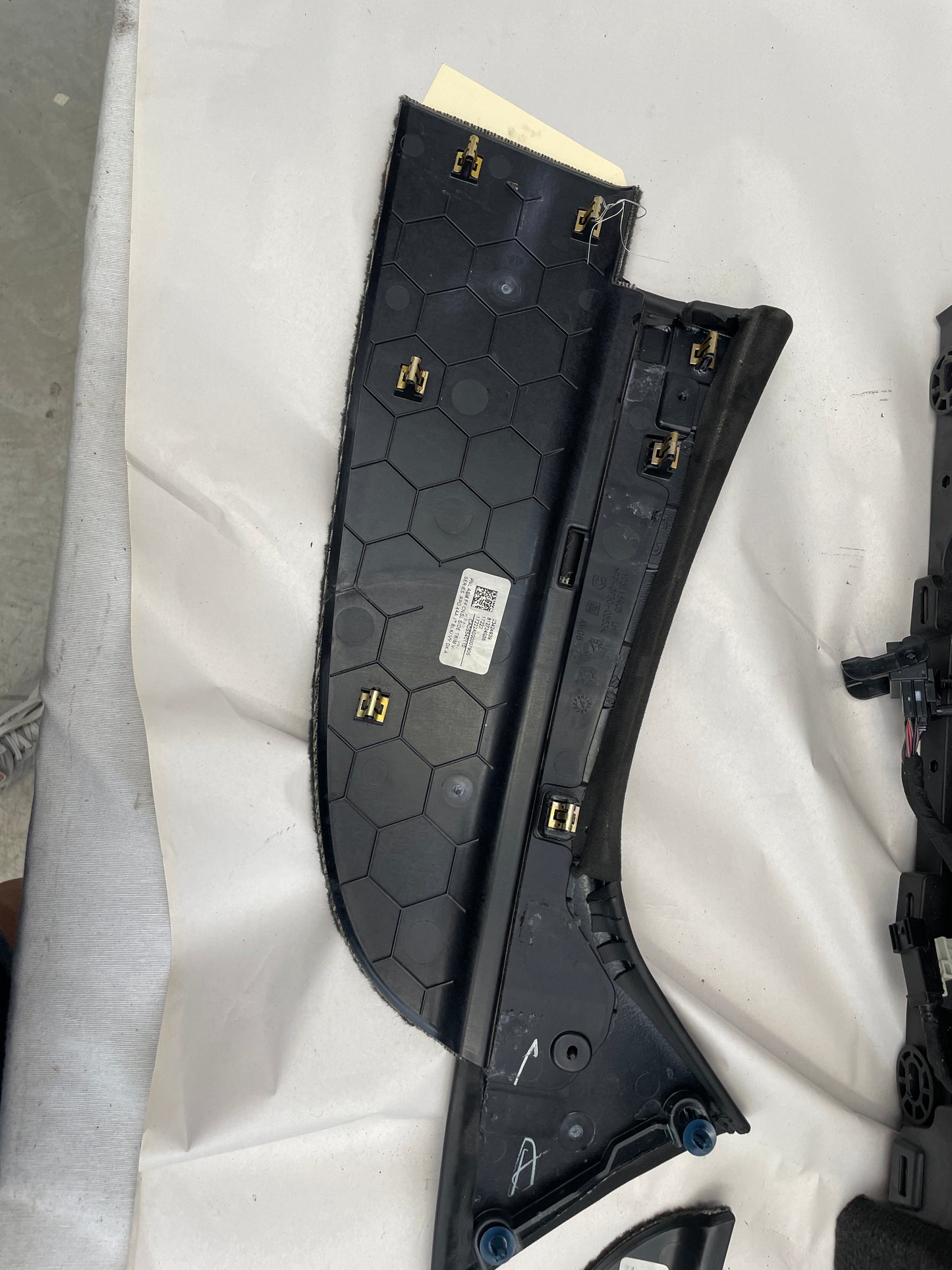 2018 Cadillac CTS-V Center Console w/ Shifter OEM - Day's Parts Yard