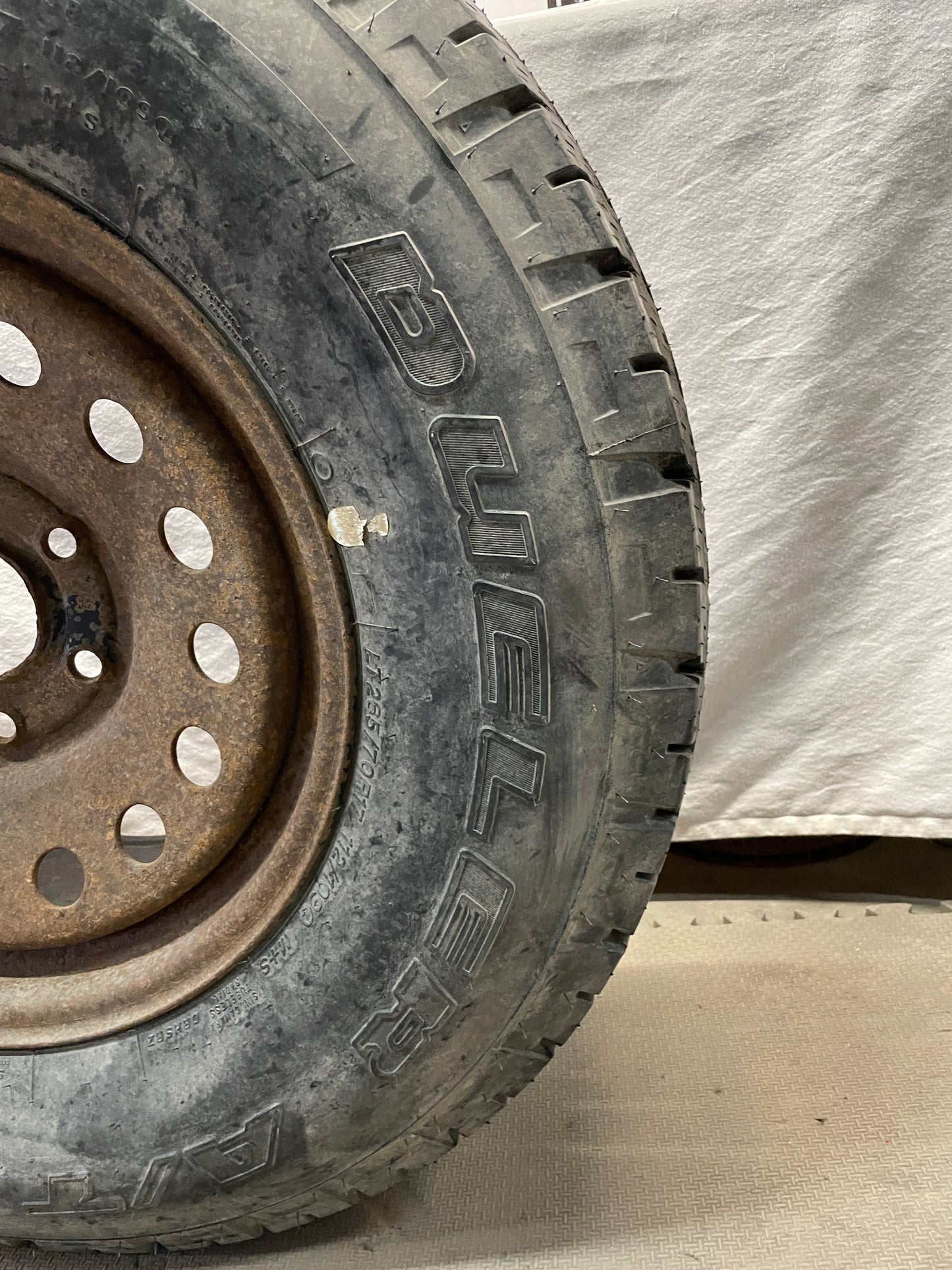 2015 Chevy Silverado K1500 Spare Wheel & Tire OEM - Day's Parts Yard