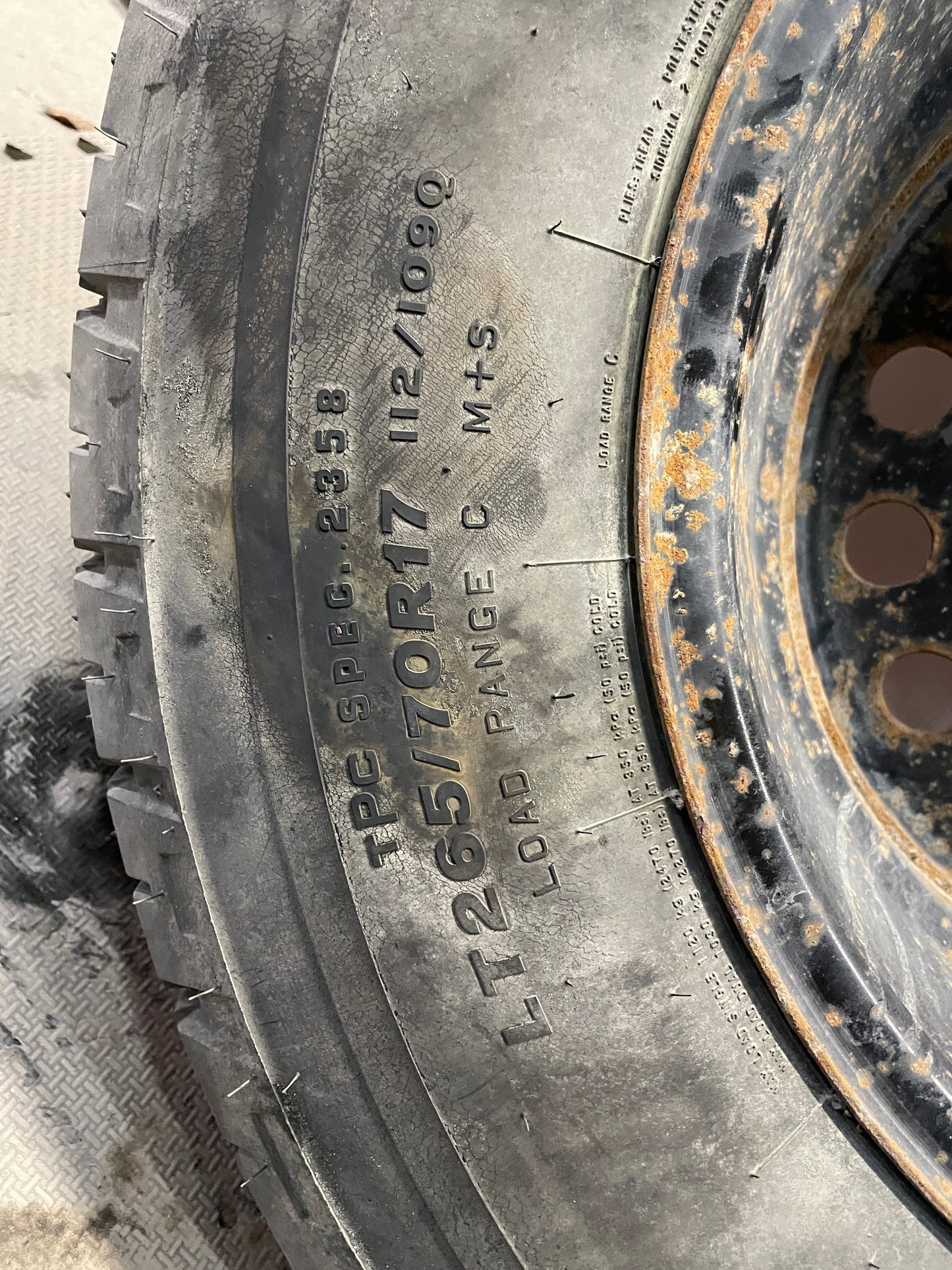 2015 Chevy Silverado K1500 Spare Wheel & Tire OEM - Day's Parts Yard