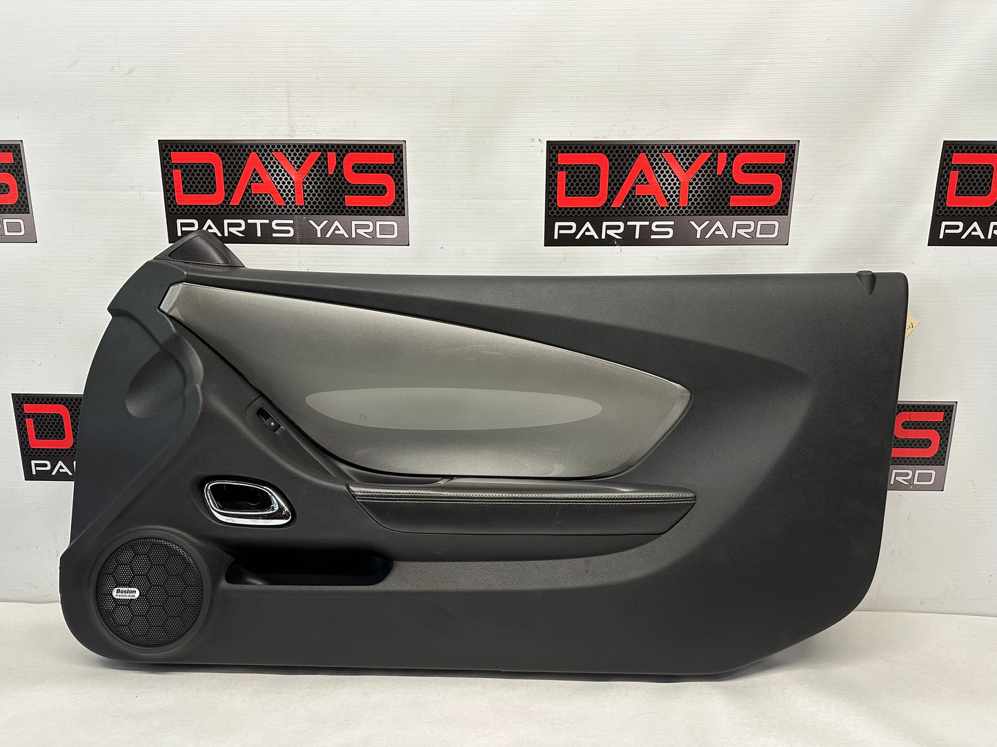 2011 Chevy Camaro 2SS Front RH Passenger Door Panel OEM - Day's Parts Yard