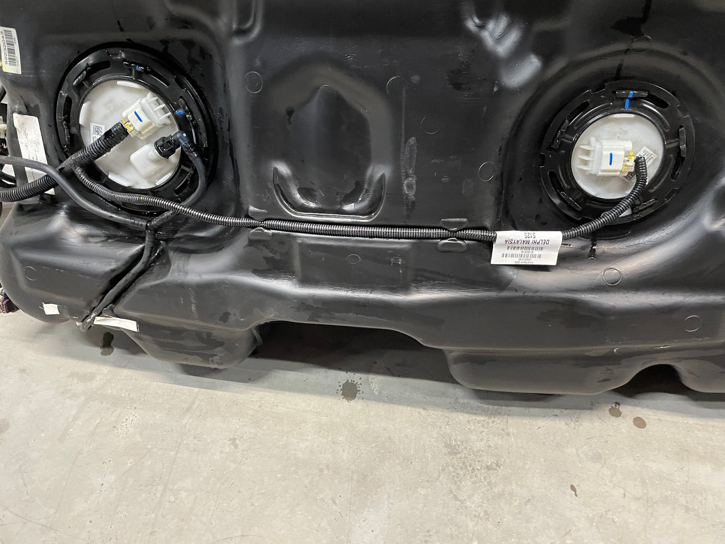 2017 Chevy SS Sedan Fuel Gas Tank and Charcoal Canister OEM - Day's Parts Yard