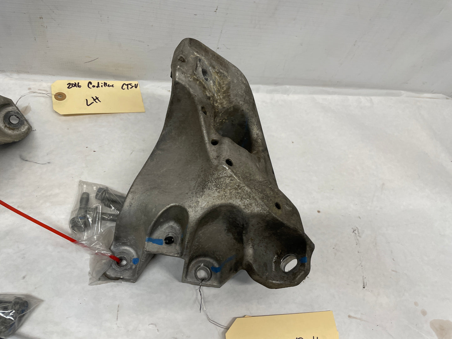 2016 Cadillac CTS-V RH & LH Engine Motor Mounts Stands OEM