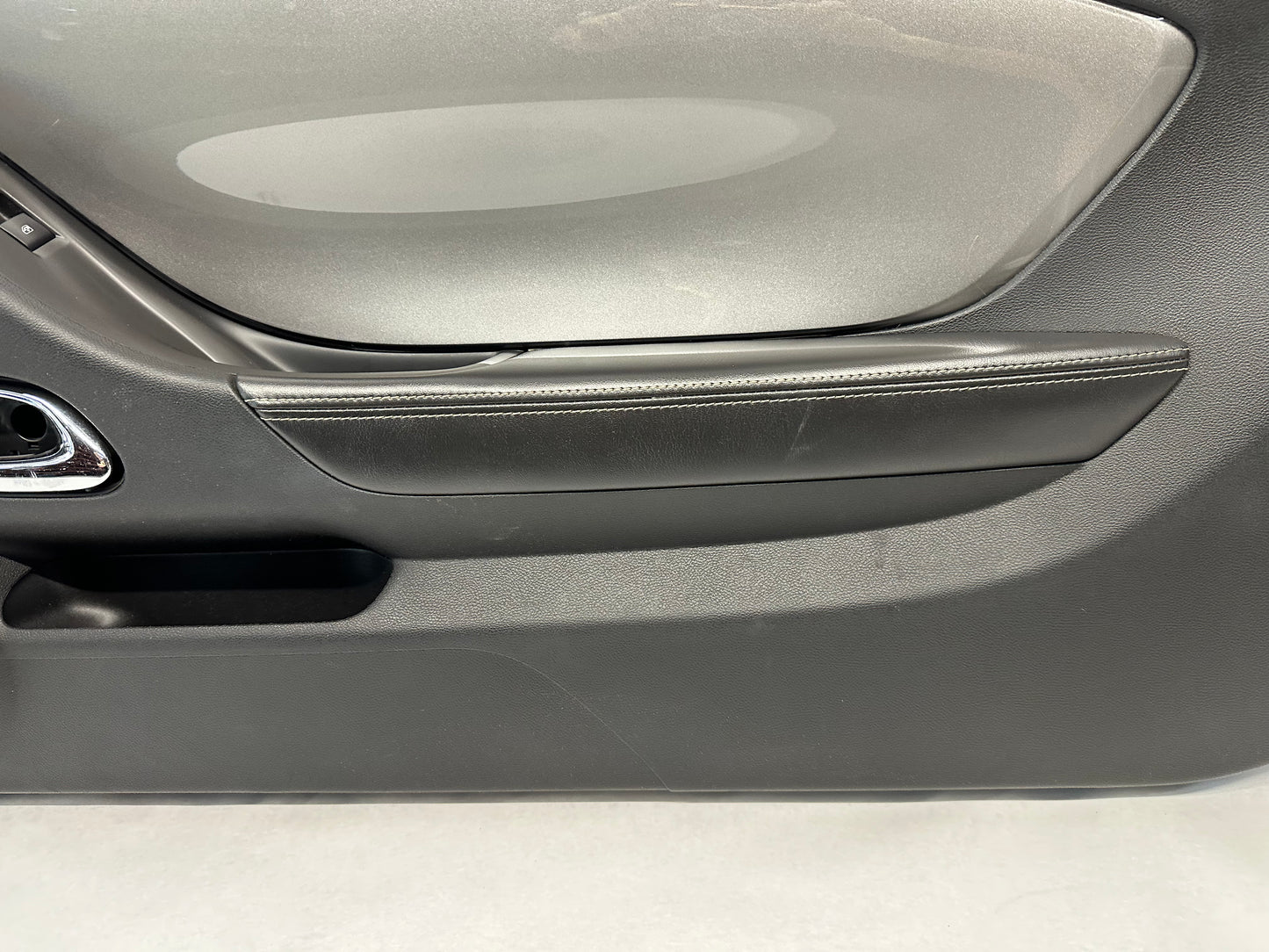 2011 Chevy Camaro 2SS Front RH Passenger Door Panel OEM - Day's Parts Yard