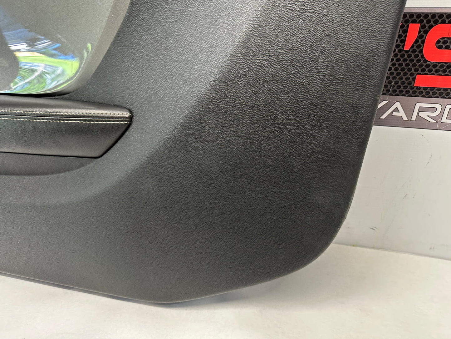 2011 Chevy Camaro 2SS Front RH Passenger Door Panel OEM - Day's Parts Yard
