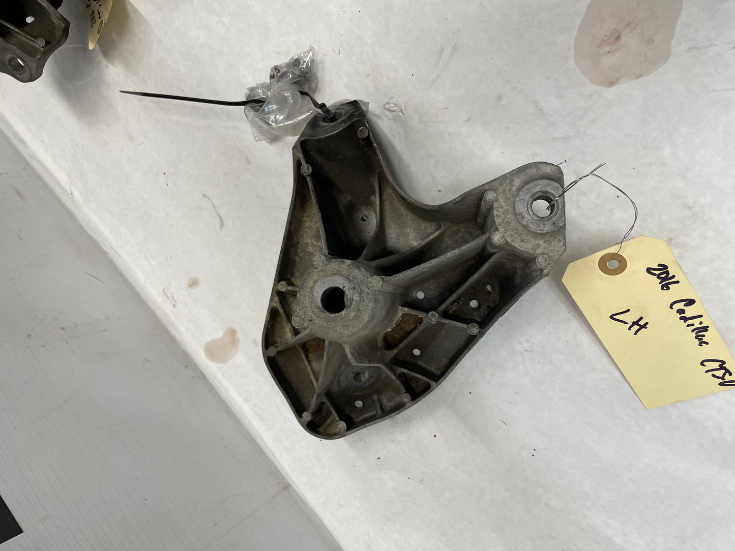 2016 Cadillac CTS-V RH & LH Engine Motor Mounts Stands OEM