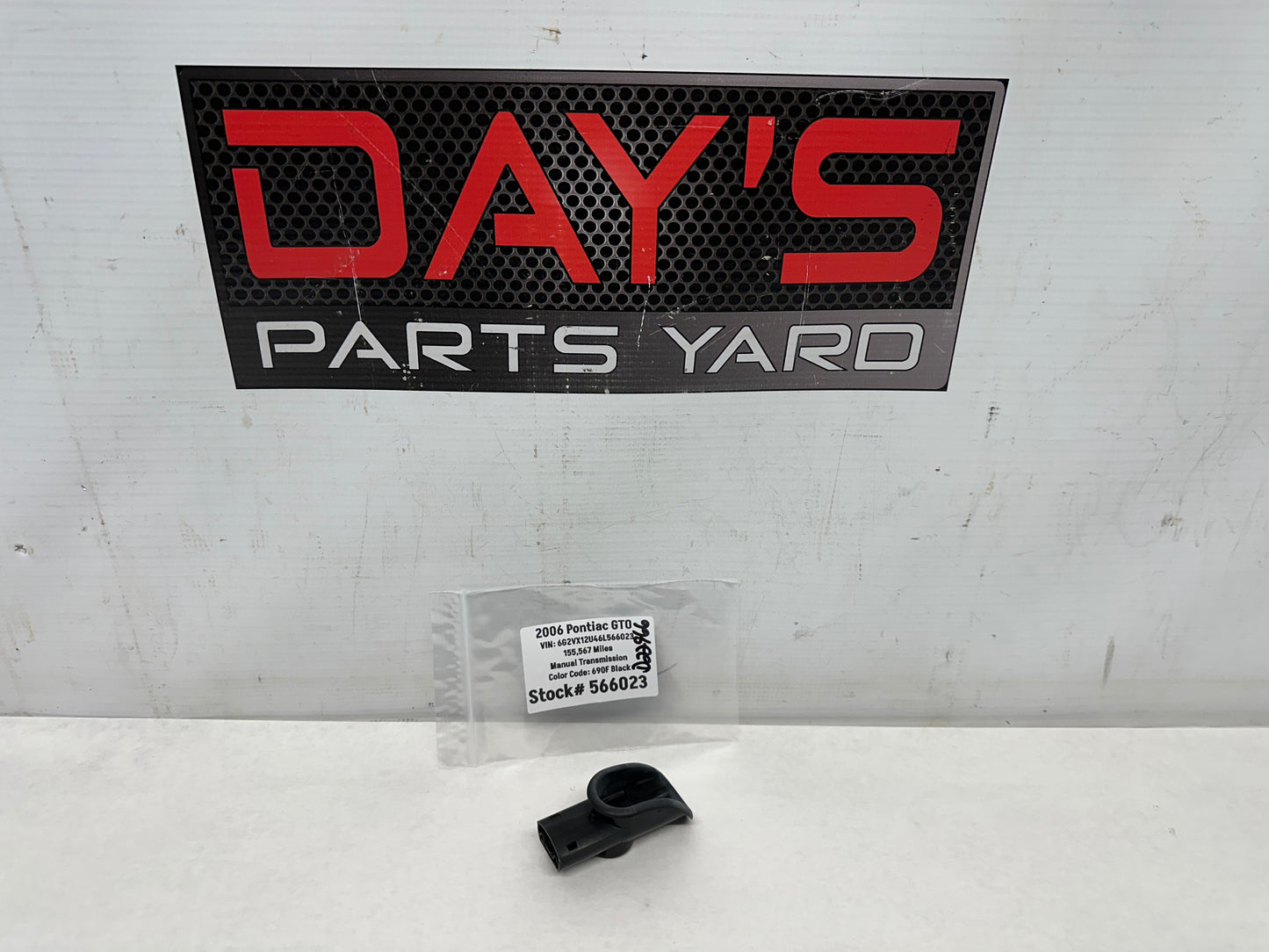 2006 Pontiac GTO Interior Door Lock Outer Trim Bezel OEM - Day's Parts Yard