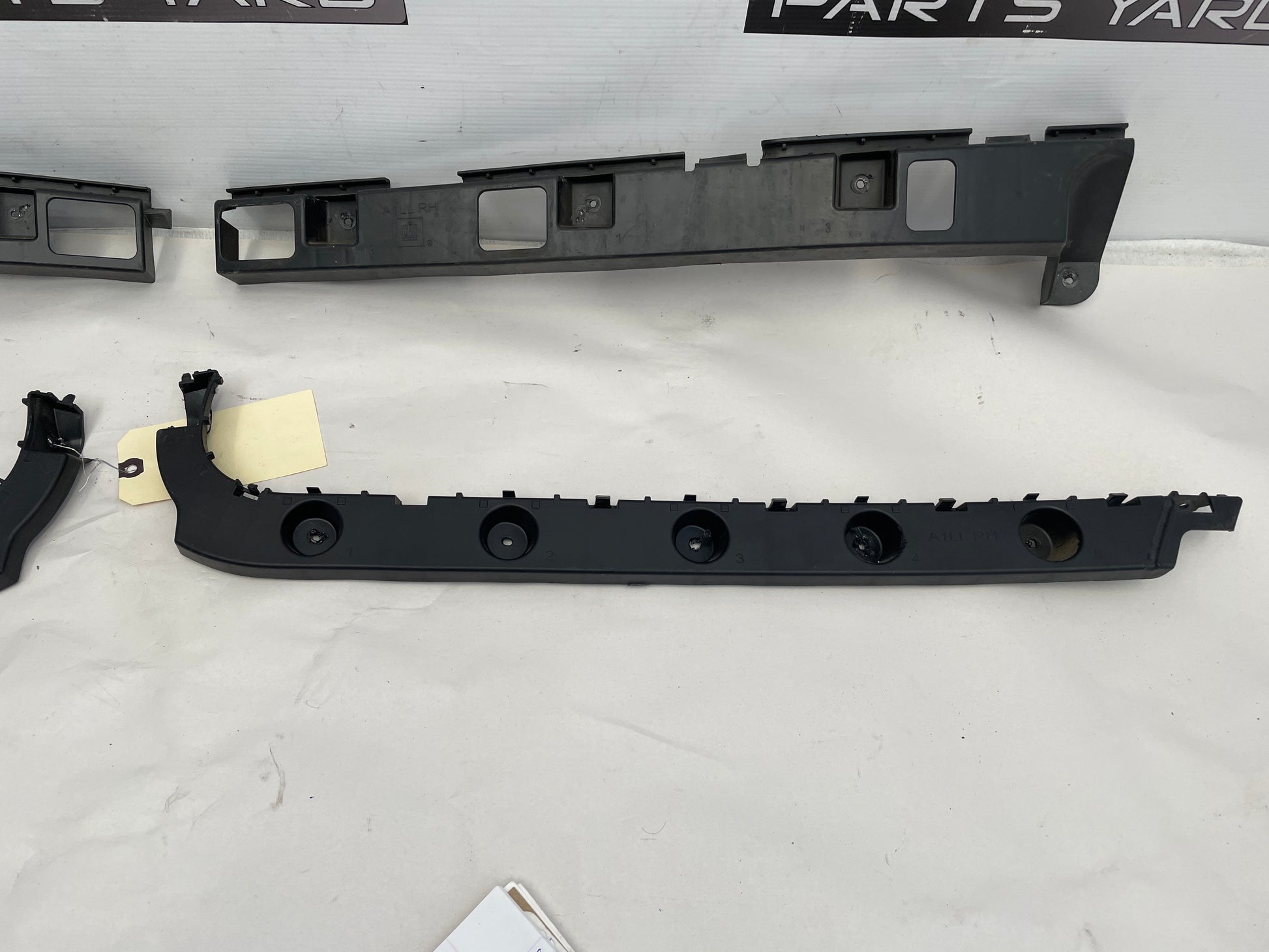 2018 Cadillac CTS-V Rear Bumper Brackets OEM - Day's Parts Yard