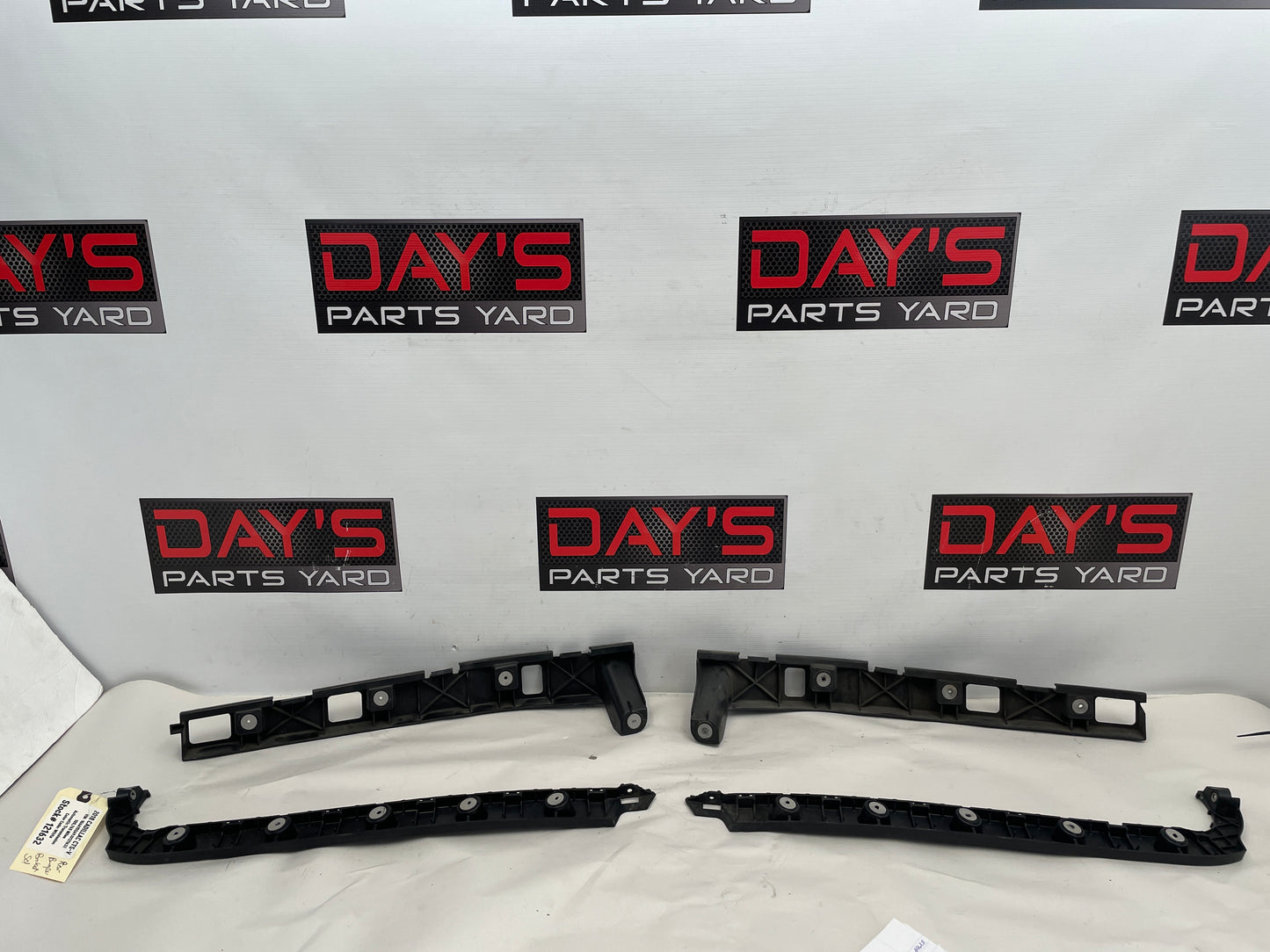 2018 Cadillac CTS-V Rear Bumper Brackets OEM - Day's Parts Yard