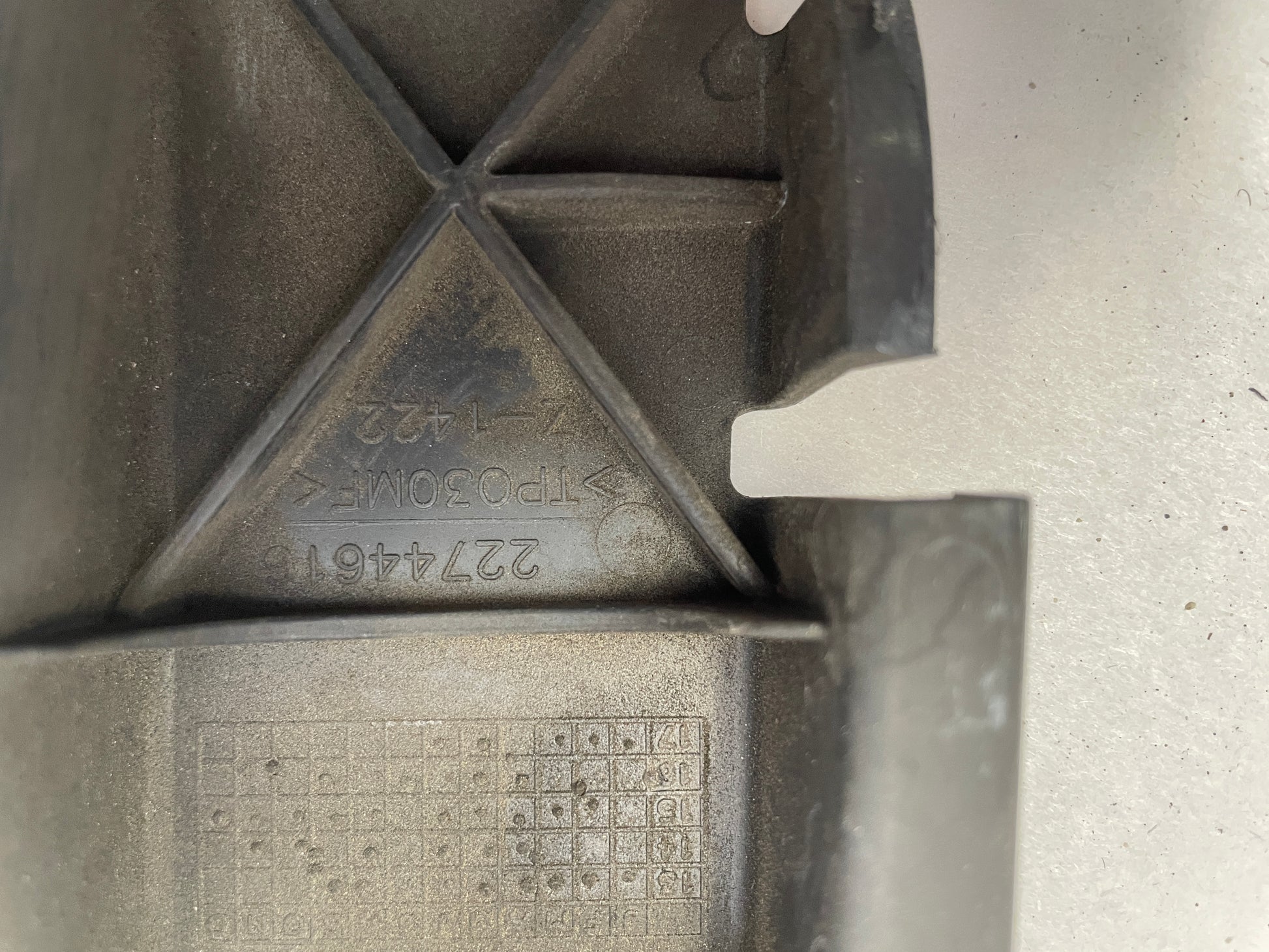 2018 Cadillac CTS-V Rear Bumper Brackets OEM - Day's Parts Yard