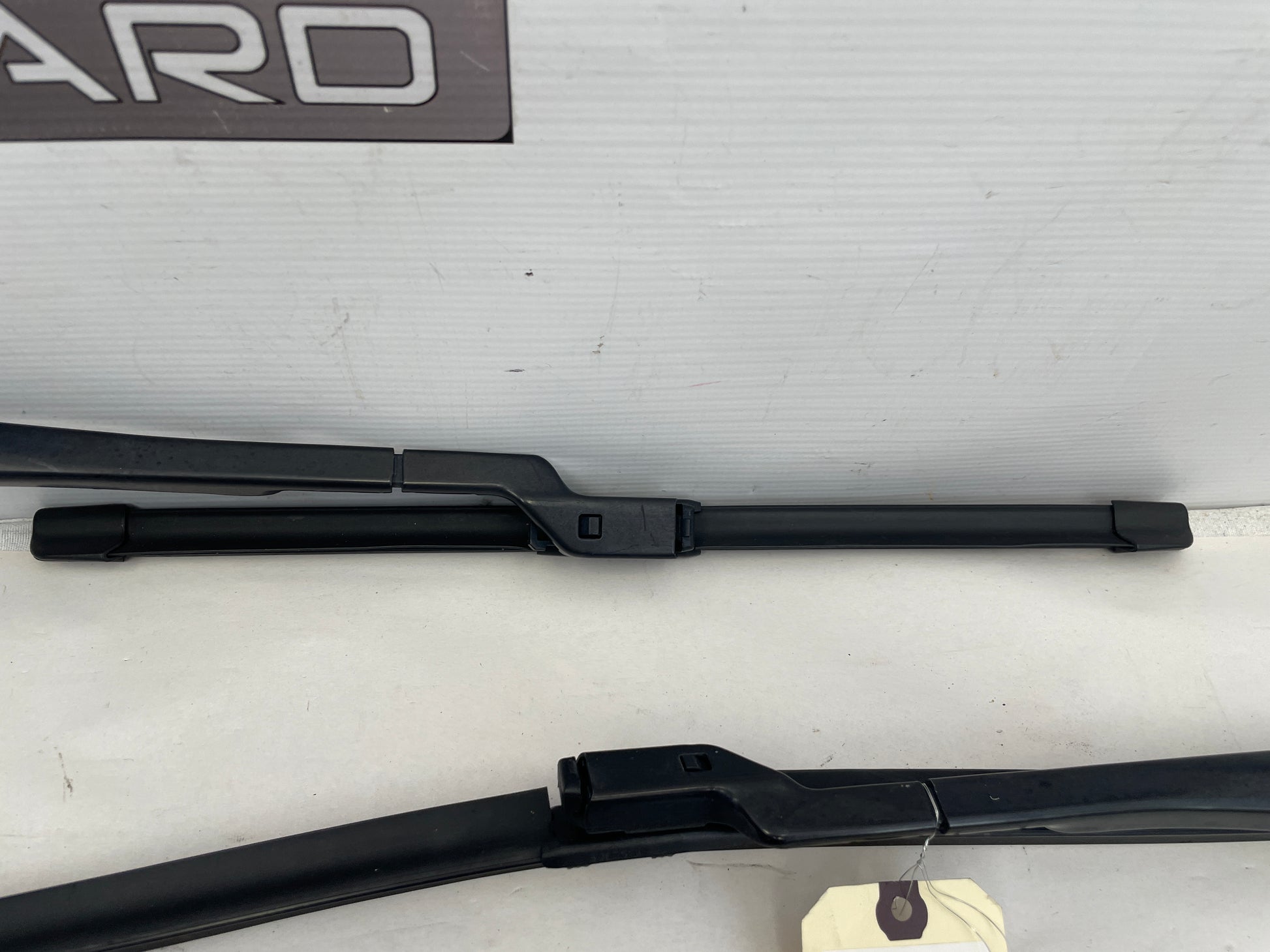 2018 Cadillac CTS-V RH & LH Windshield Wiper Arms OEM - Day's Parts Yard