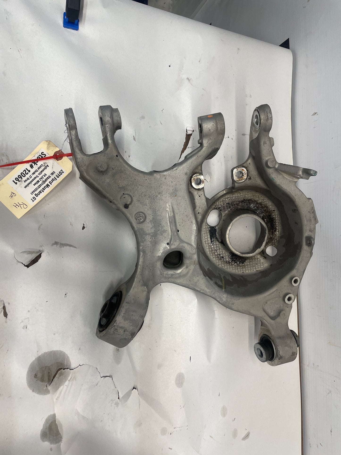 2019 Ford Mustang GT RH Passenger Rear Suspension Lower Control Arm OEM - Day's Parts Yard