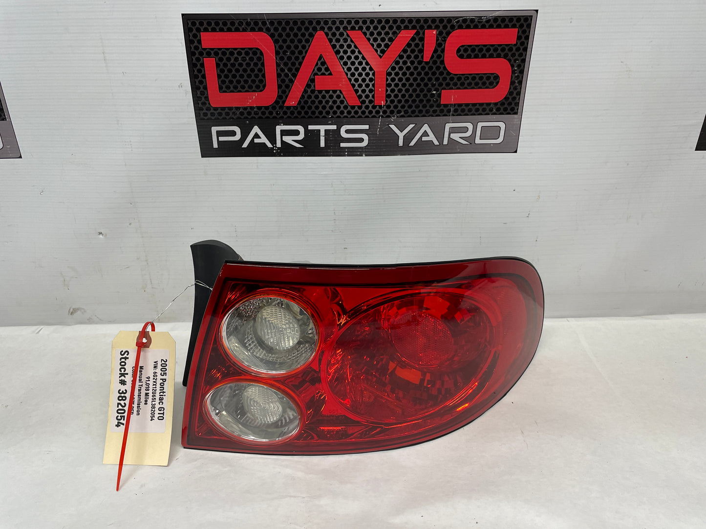 2005 Pontiac GTO RH Passenger Tail Light Taillight Lamp OEM - Day's Parts Yard