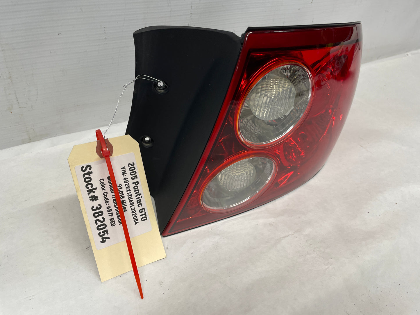 2005 Pontiac GTO RH Passenger Tail Light Taillight Lamp OEM - Day's Parts Yard