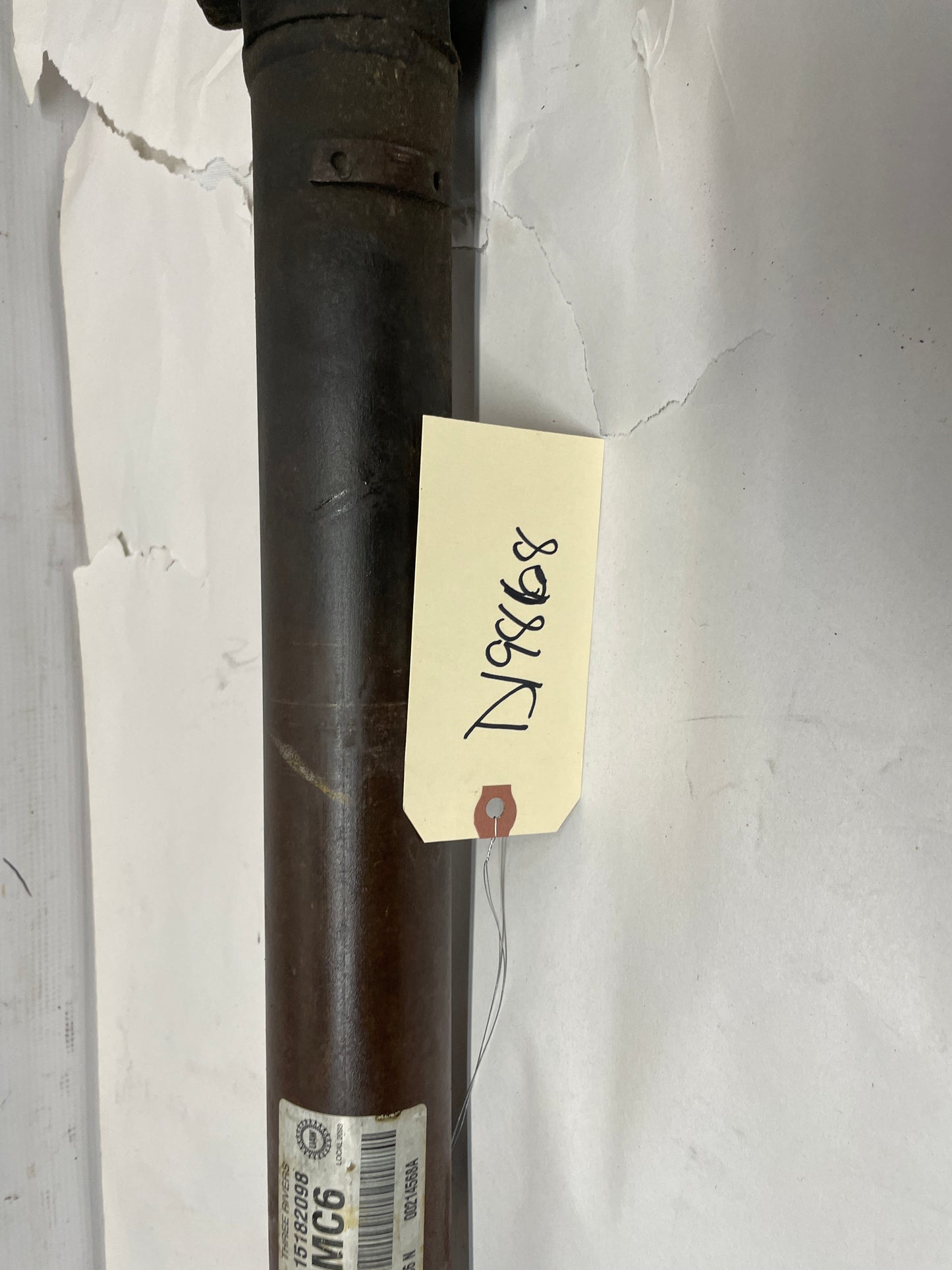 2004 Chevy Silverado 2500HD 4x4 Front Drive Prop Shaft Driveshaft Assembly OEM - Day's Parts Yard