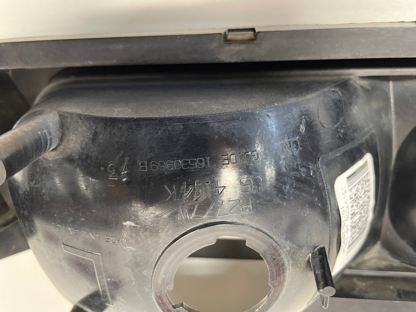 2004 Chevy Silverado 2500HD LH Driver Side Headlight OEM - Day's Parts Yard