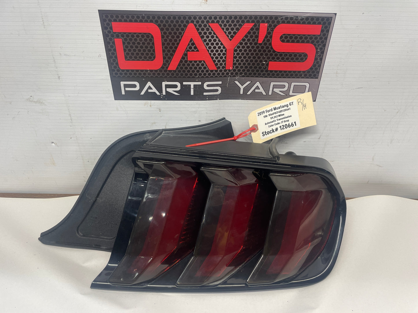 2019 Ford Mustang GT RH Passenger Taillight Tail Light OEM - Day's Parts Yard