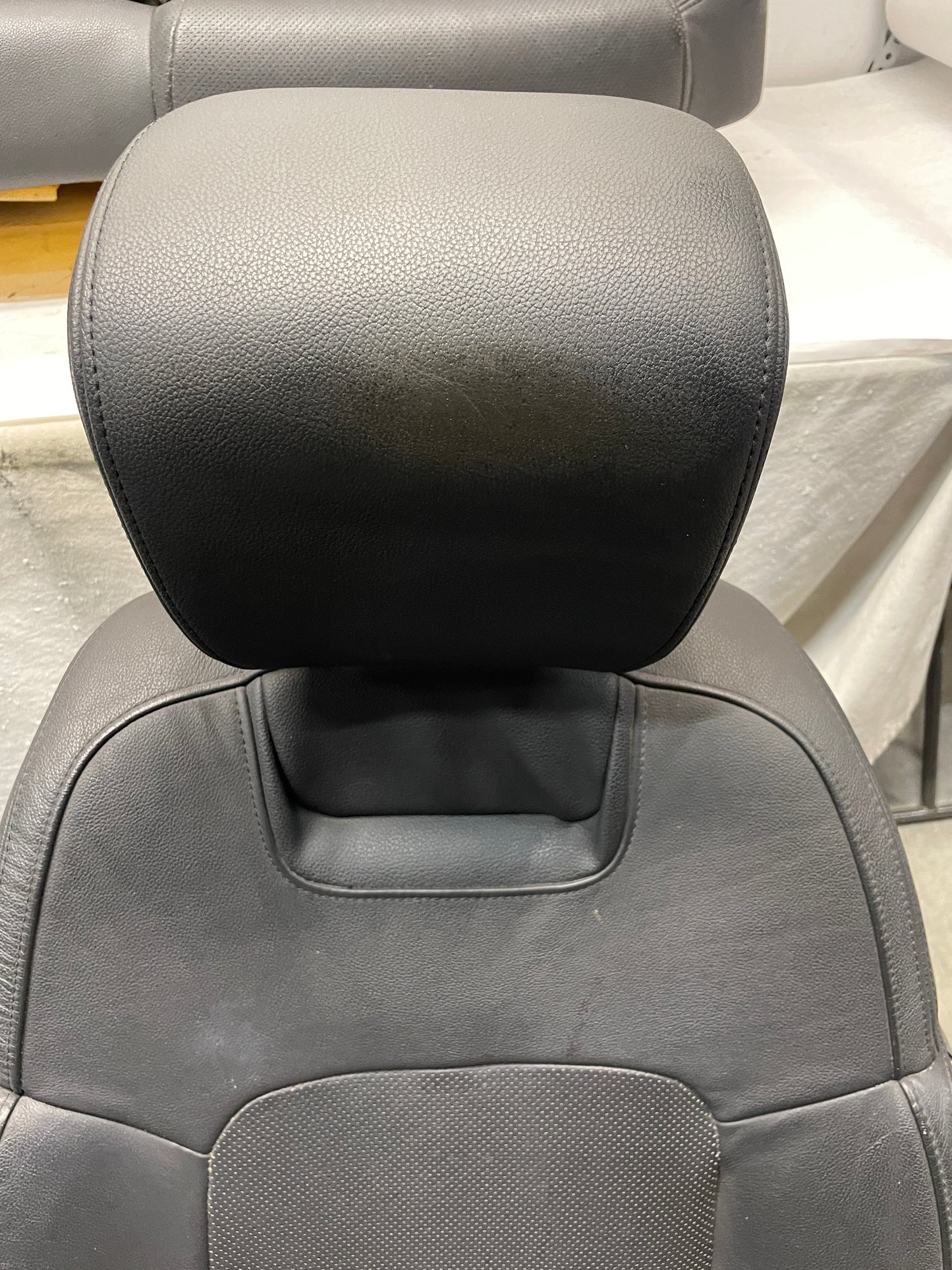 2008 Pontiac G8 Base Seats Fronts and Rear OEM - Day's Parts Yard