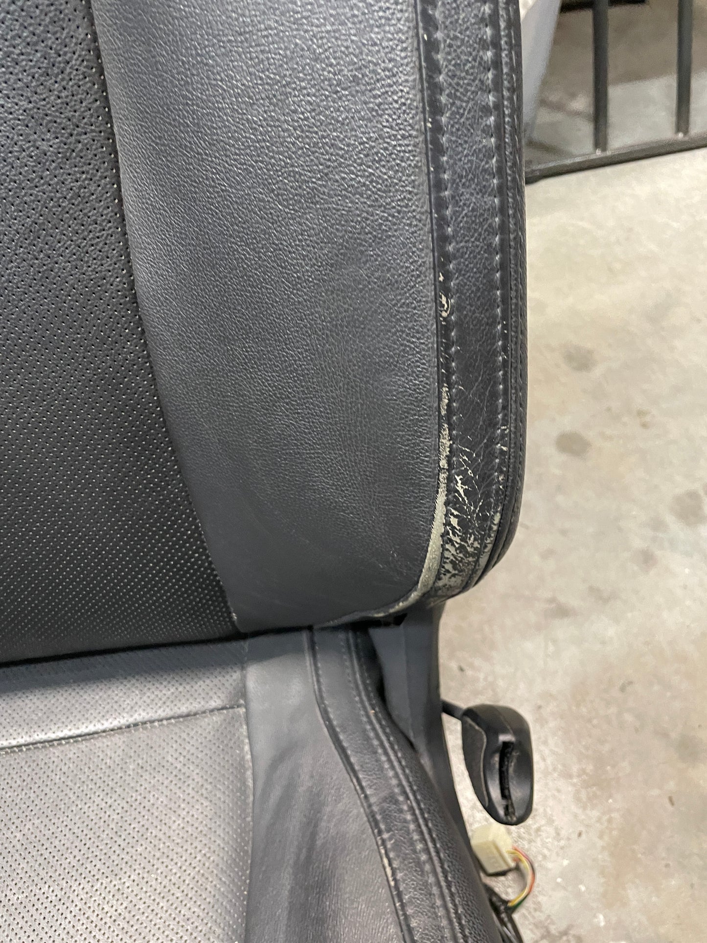 2008 Pontiac G8 Base Seats Fronts and Rear OEM - Day's Parts Yard