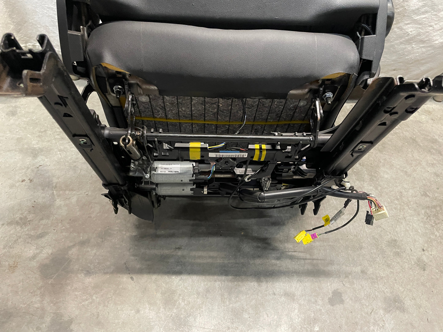 2008 Pontiac G8 Base Seats Fronts and Rear OEM - Day's Parts Yard