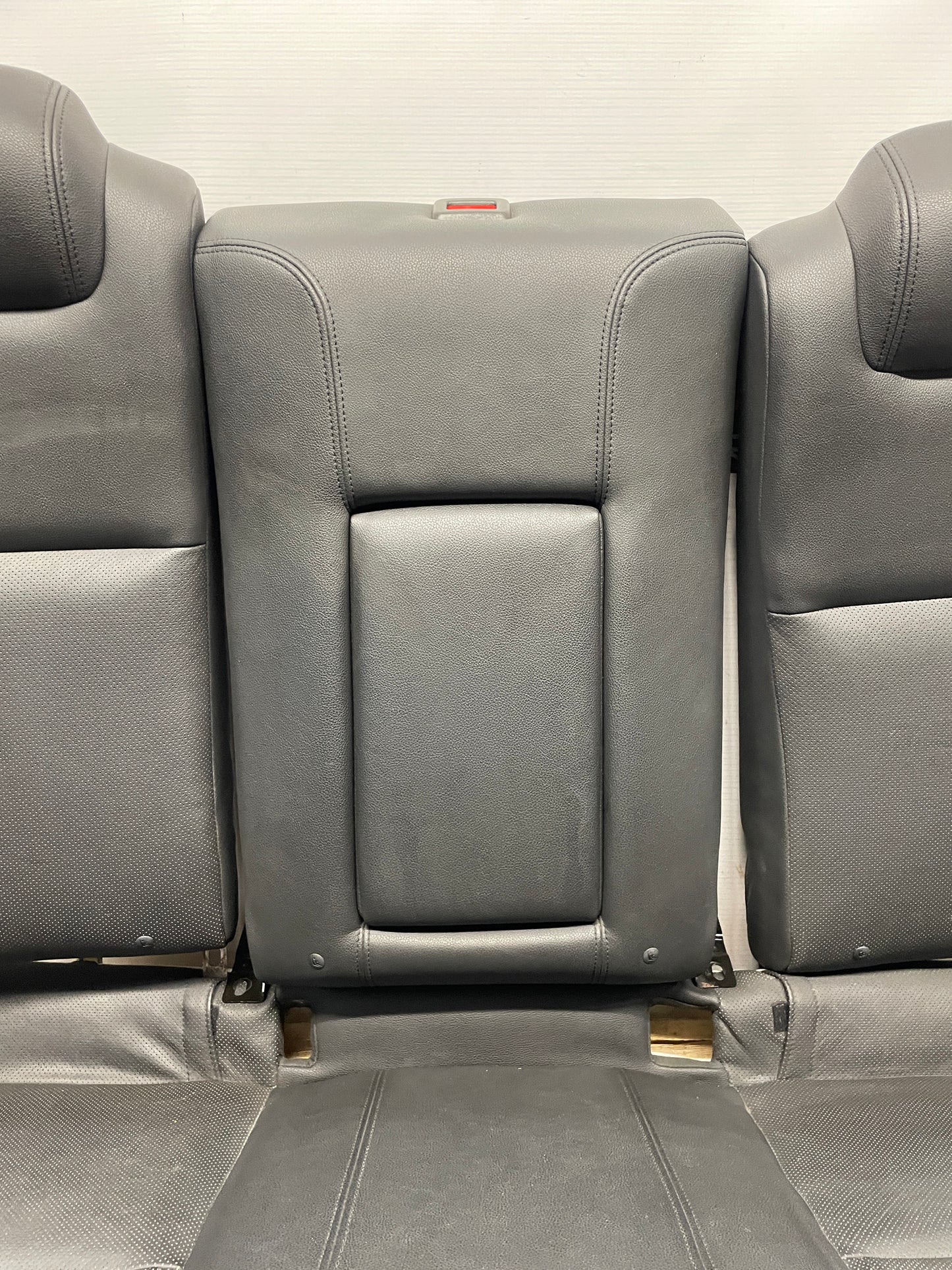 2008 Pontiac G8 Base Seats Fronts and Rear OEM - Day's Parts Yard