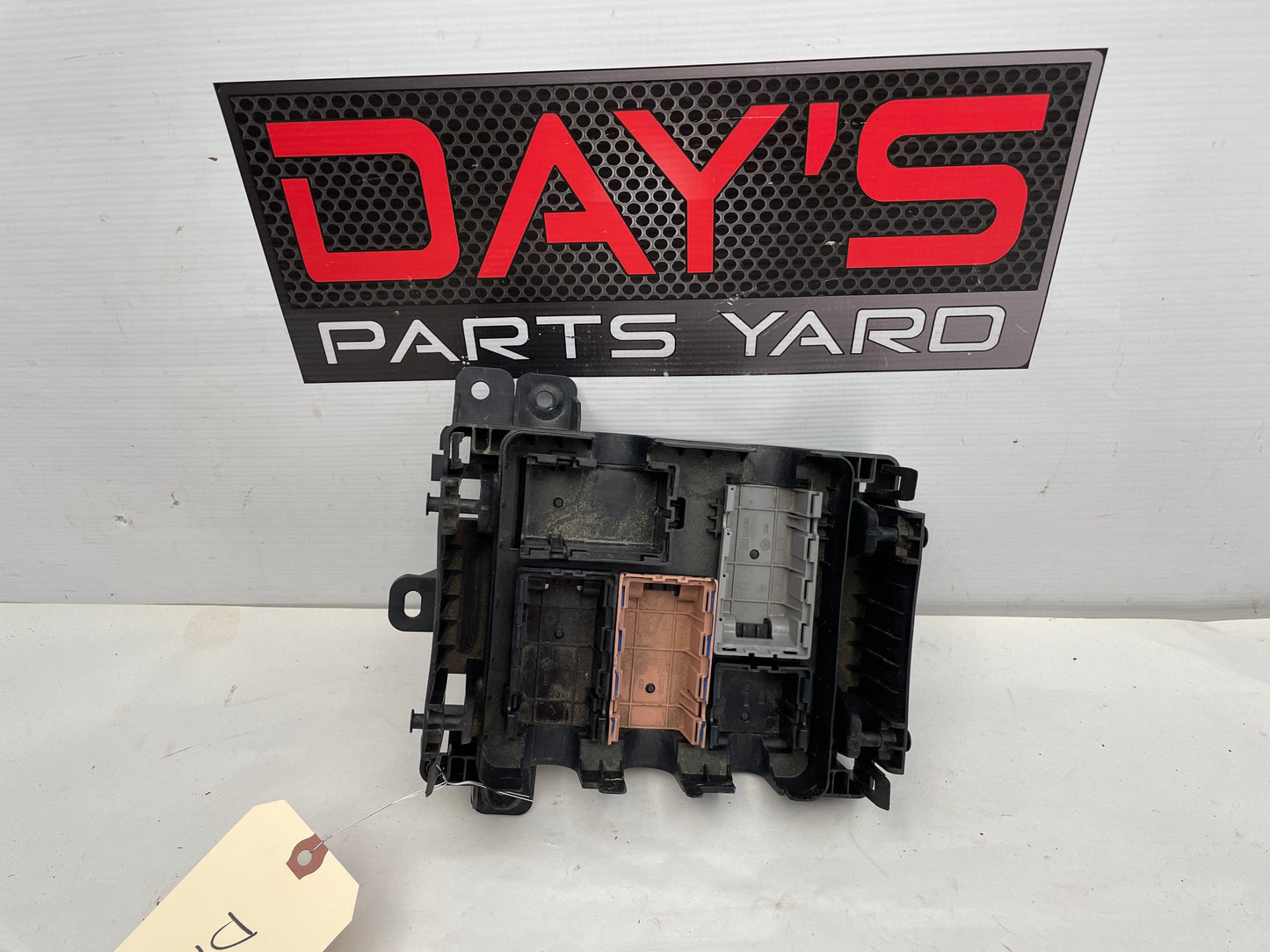 2017 Chevy SS Sedan Fuse Panel Retainer Block OEM - Day's Parts Yard