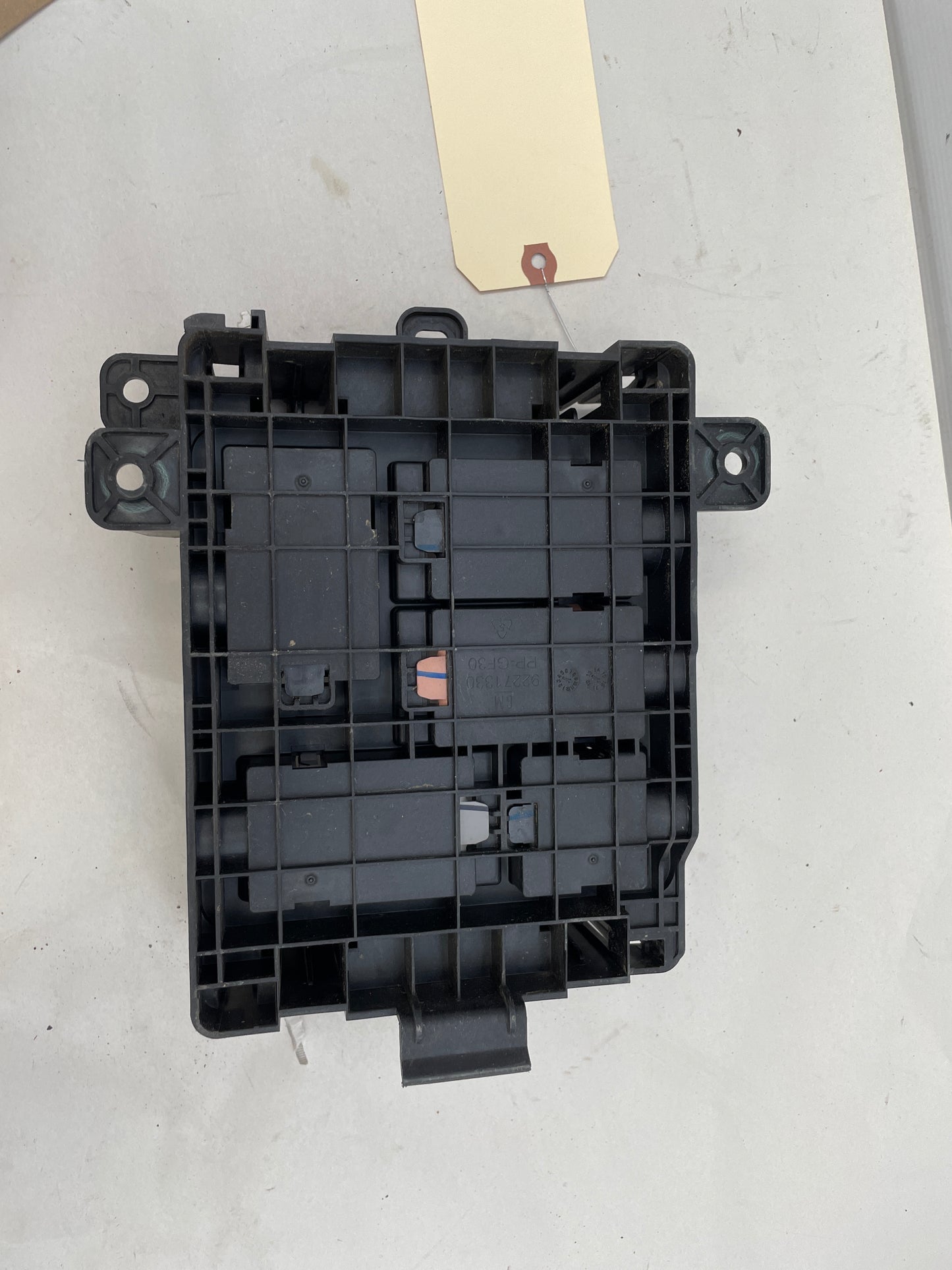 2017 Chevy SS Sedan Fuse Panel Retainer Block OEM - Day's Parts Yard