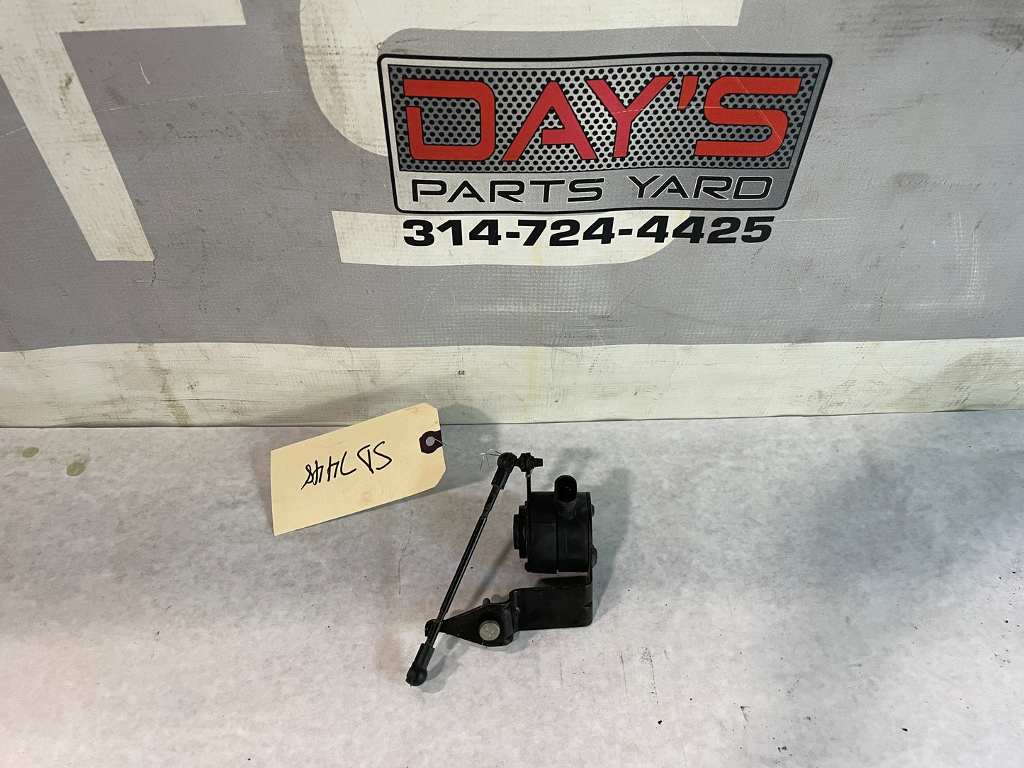 2014 Cadillac CTS-V Coupe Front LH Driver Ride Height Sensor OEM - Day's Parts Yard