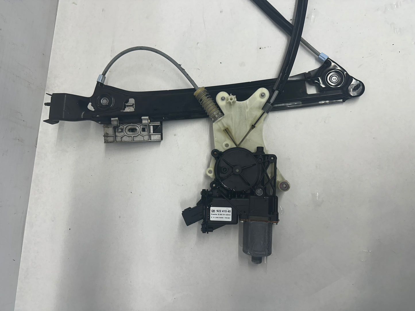2010 Chevy Camaro SS LH Driver Window Regulator Motor OEM - Day's Parts Yard