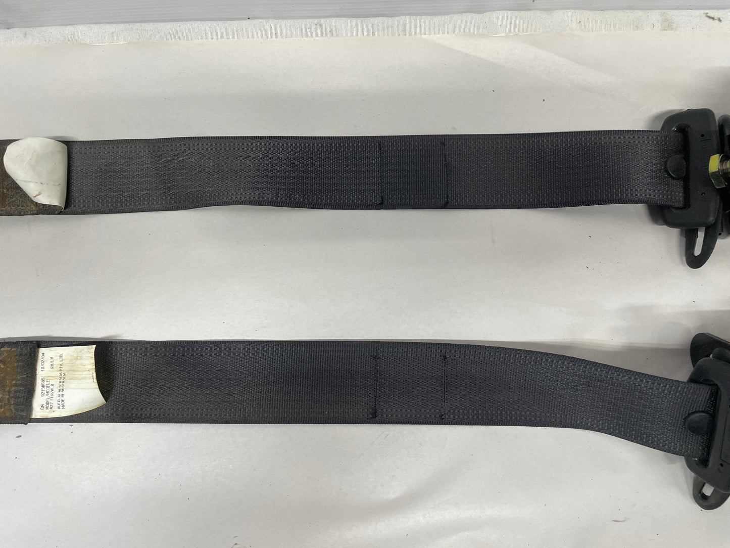 2004 Pontiac GTO RH & LH Rear Seat Belt Seatbelt Retractor OEM - Day's Parts Yard