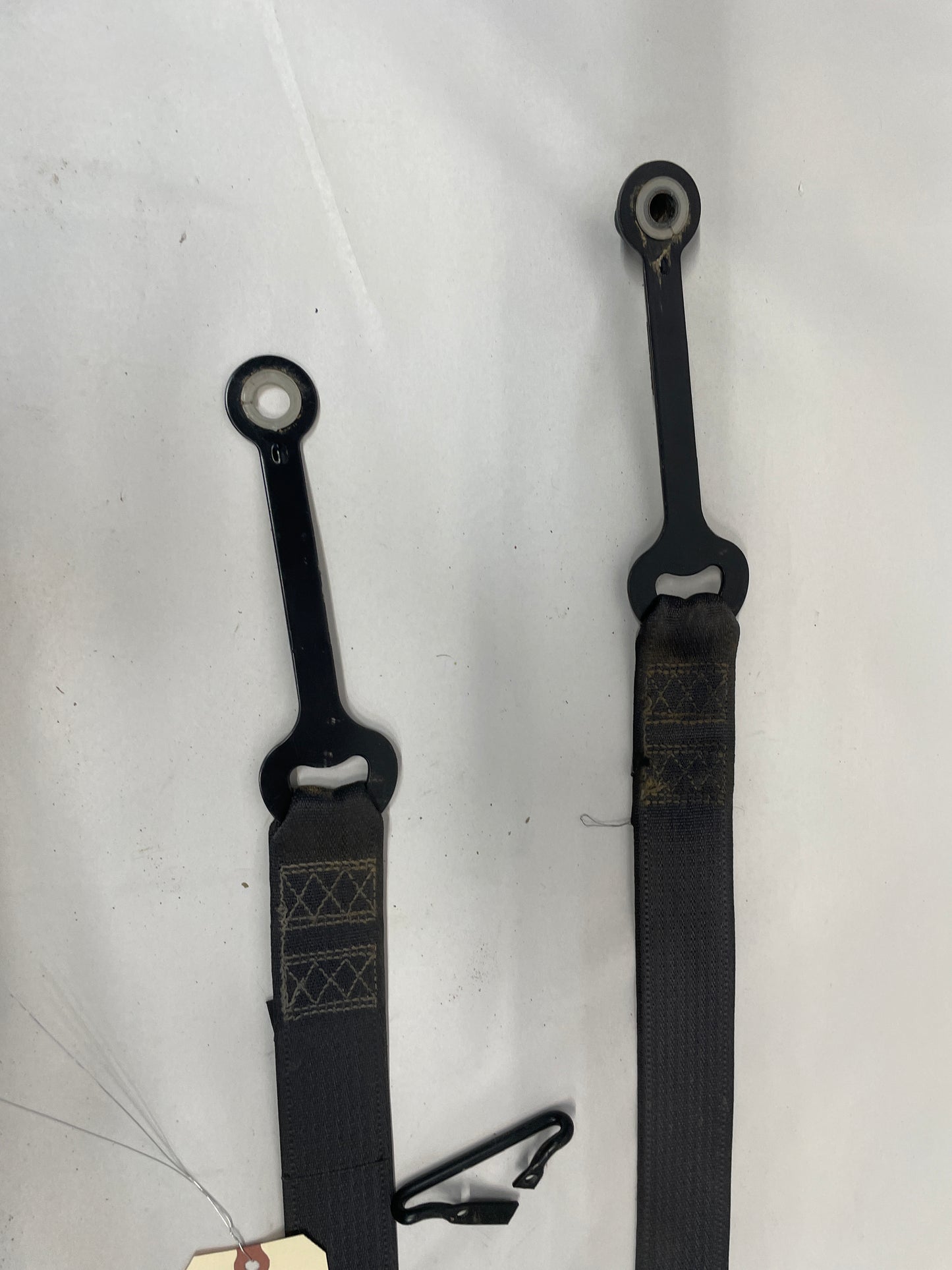2004 Pontiac GTO LH & RH Front Seat Belt Retractors OEM - Day's Parts Yard