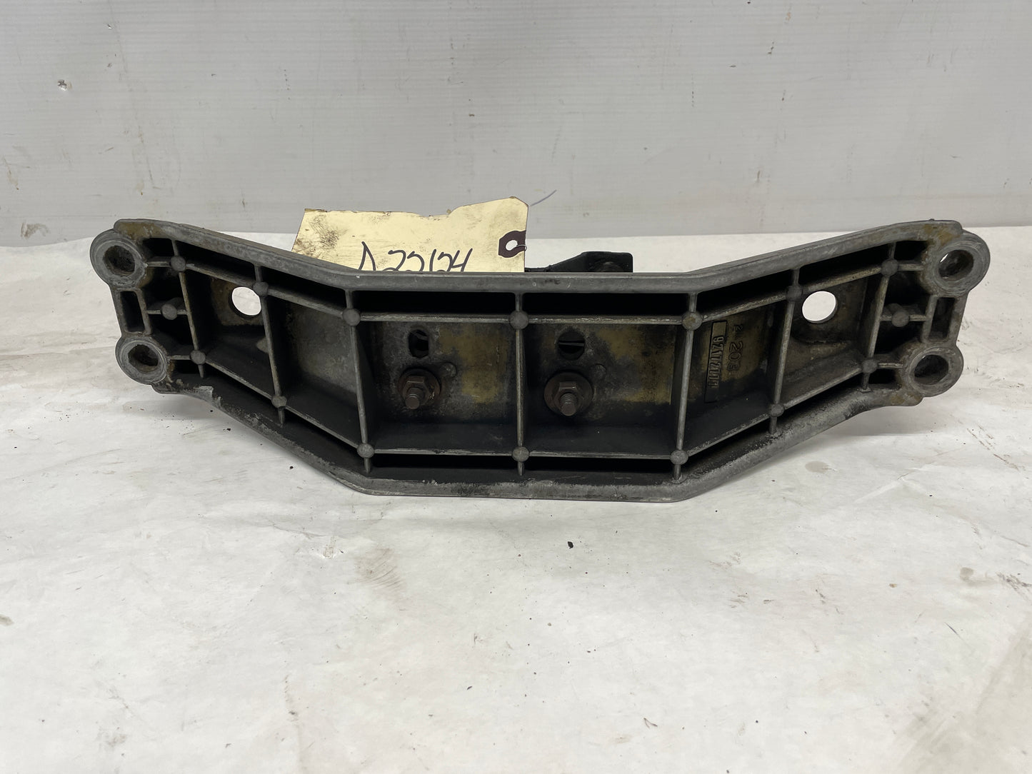 2005 Pontiac GTO Automatic Transmission Crossmember Bracket - Day's Parts Yard